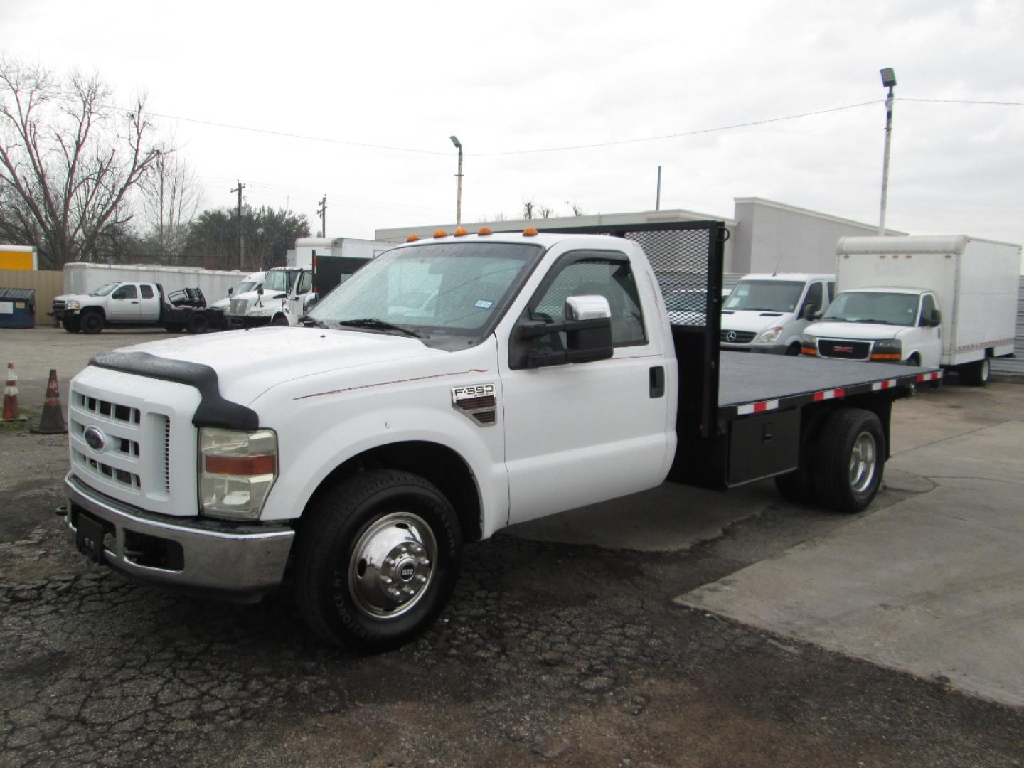 2008 WHITE /BEIGE Ford F-350 2 DR with an V8 engine, AUTOMATIC transmission, located at 9172 North Fwy, Houston, TX, 77037, (713) 910-6868, 29.887470, -95.411903 - Photo#0