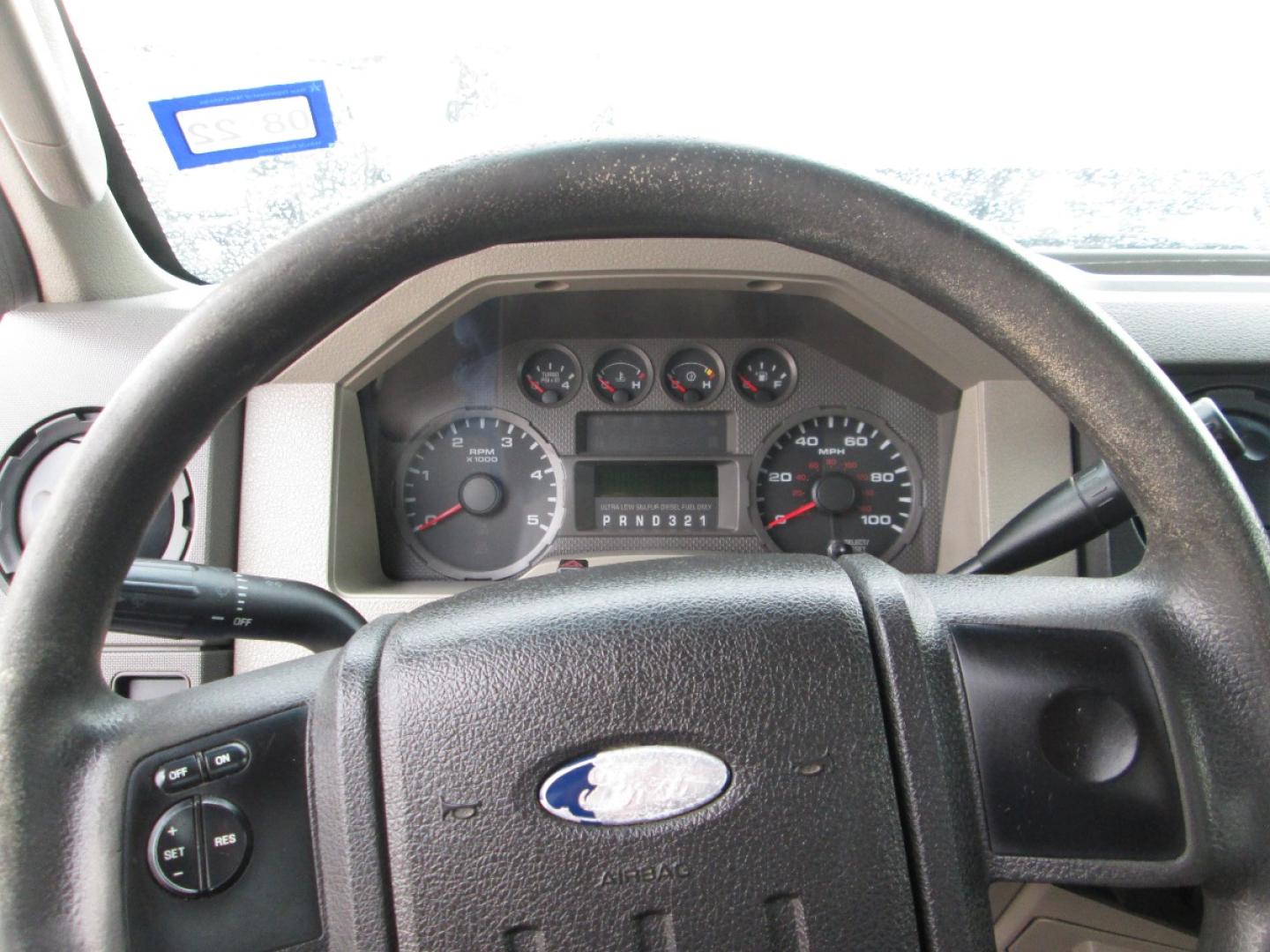 2008 WHITE /BEIGE Ford F-350 2 DR with an V8 engine, AUTOMATIC transmission, located at 9172 North Fwy, Houston, TX, 77037, (713) 910-6868, 29.887470, -95.411903 - Photo#6