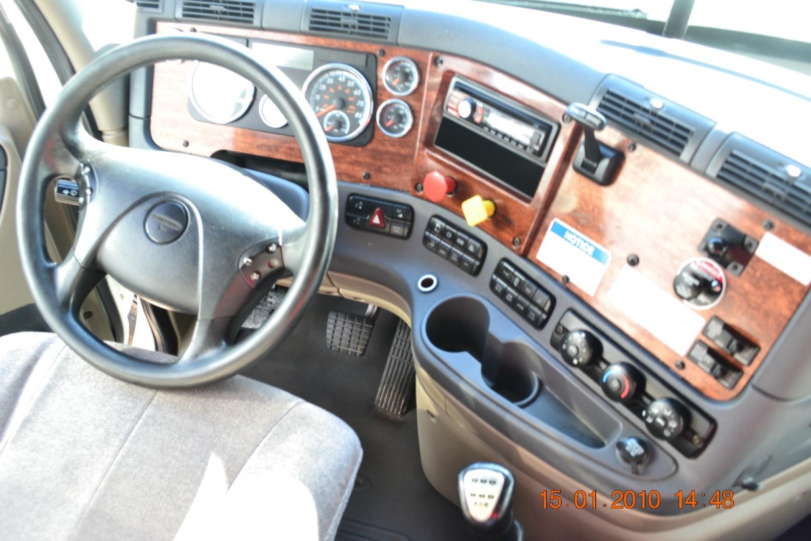 2016 WHITE FREIGHTLINER CASCADIA EVOLUTION with an DETROIT DD15 14.8L 455HP engine, EATON FULLER 10SPD MANUAL transmission, located at 9172 North Fwy, Houston, TX, 77037, (713) 910-6868, 29.887470, -95.411903 - 72" HIGH RISE SLEEPER, DUAL 100 GALLON FUEL TANKS, 52,000LB GVWR, ALUMINUM WHEELS, SLIDING 5TH WHEEL, DEF FLUID, ENGINE BRAKE, AIR RIDE , AIR BRAKES, POWER WINDOWS & LOCKS, WB:226, RATIO: 3.31, CD PLAYER, COLD A/C - Photo#9