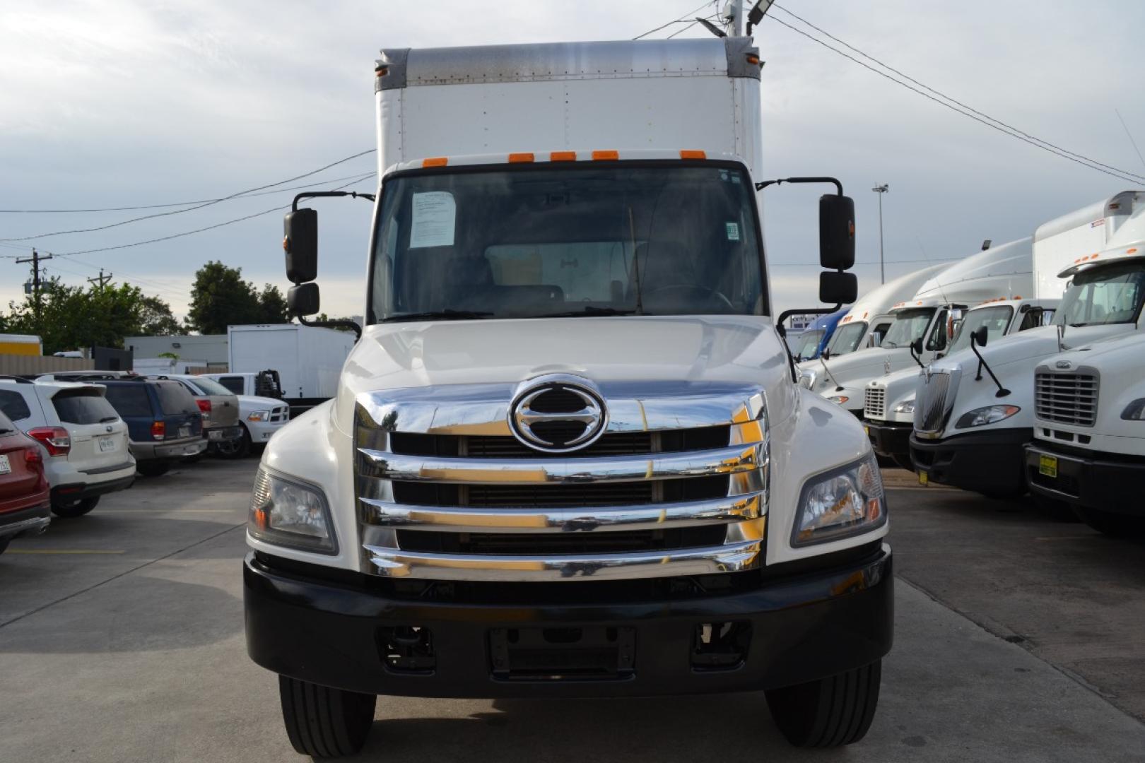 2015 WHITE HINO 268 with an HINO 8L 220HP engine, ALLISON AUTOMATIC transmission, located at 9172 North Fwy, Houston, TX, 77037, (713) 910-6868, 29.887470, -95.411903 - Photo#1