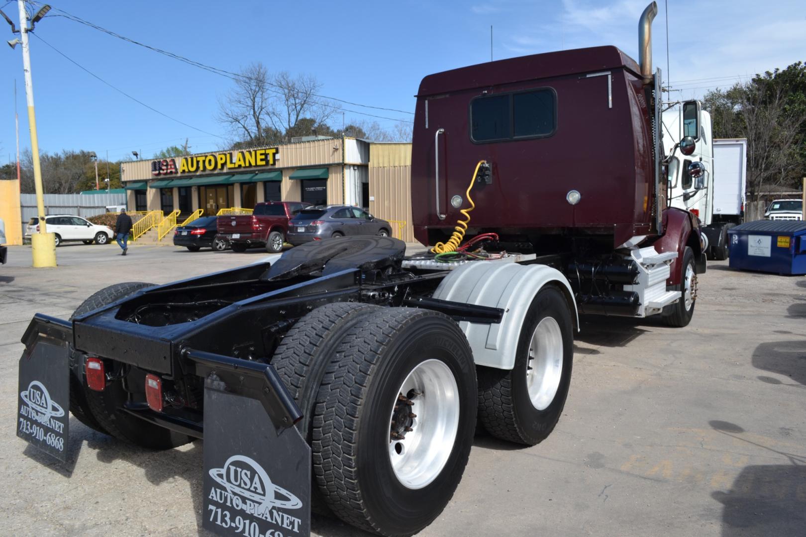 2014 MAROON WESTERN STAR 4900SB with an DETROIT DD13 12.8L 470HP engine, EATON FULLER 10SPD MANUAL transmission, located at 9172 North Fwy, Houston, TX, 77037, (713) 910-6868, 29.887470, -95.411903 - Photo#6