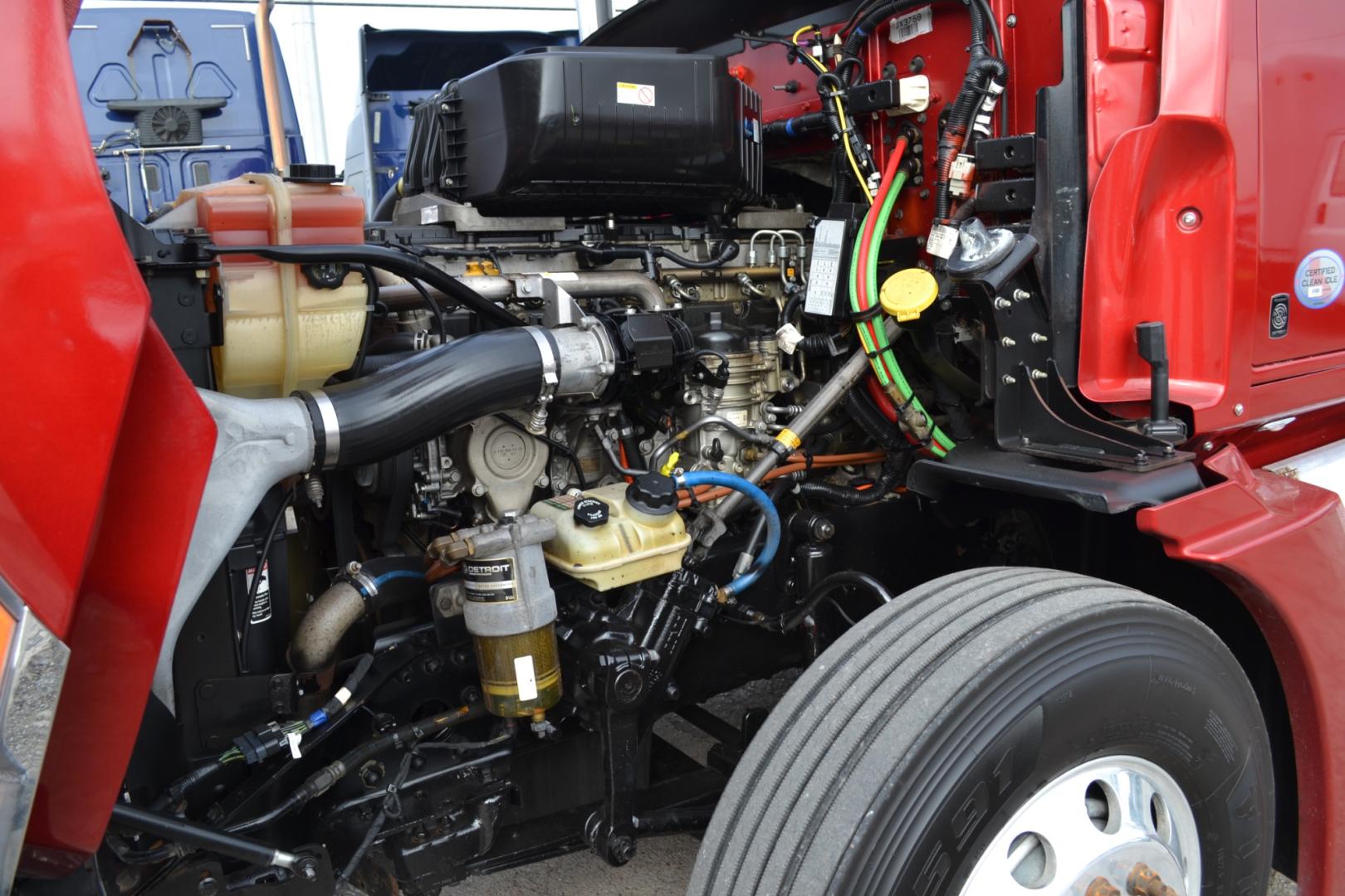 2018 MAROON WESTERN STAR 5700XE with an DETROIT DD15 14.8L 455HP engine, DETROIT DT12 AUTOMATED transmission, located at 9172 North Fwy, Houston, TX, 77037, (713) 910-6868, 29.887470, -95.411903 - 82" RAISED ROOF SLEEPER, RATIO: 2.41, RATIO: 2.41, 5TH WHEEL SLIDE, DIFF LOCK, 100 GALLON FUEL TANKS, MINI FRIDGE, ALUMINUM WHEELS - Photo#9