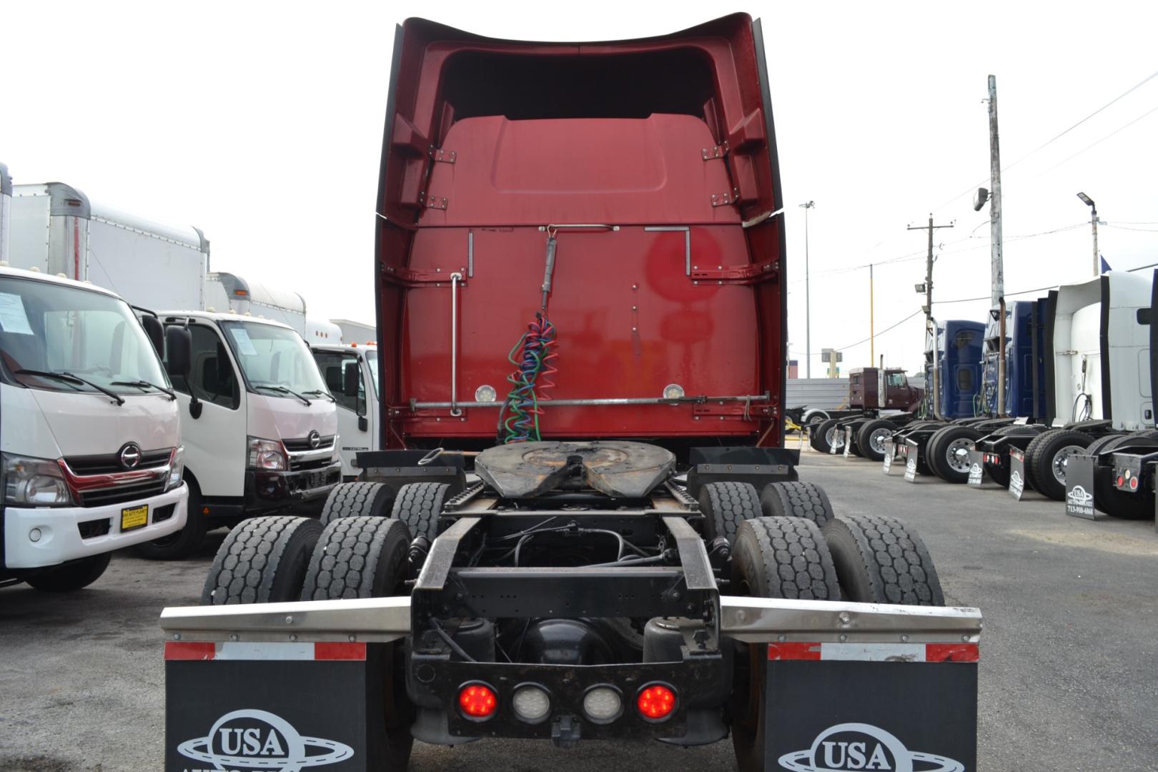 2018 MAROON WESTERN STAR 5700XE with an DETROIT DD15 14.8L 455HP engine, DETROIT DT12 AUTOMATED transmission, located at 9172 North Fwy, Houston, TX, 77037, (713) 910-6868, 29.887470, -95.411903 - 82" RAISED ROOF SLEEPER, RATIO: 2.41, RATIO: 2.41, 5TH WHEEL SLIDE, DIFF LOCK, 100 GALLON FUEL TANKS, MINI FRIDGE, ALUMINUM WHEELS - Photo#5