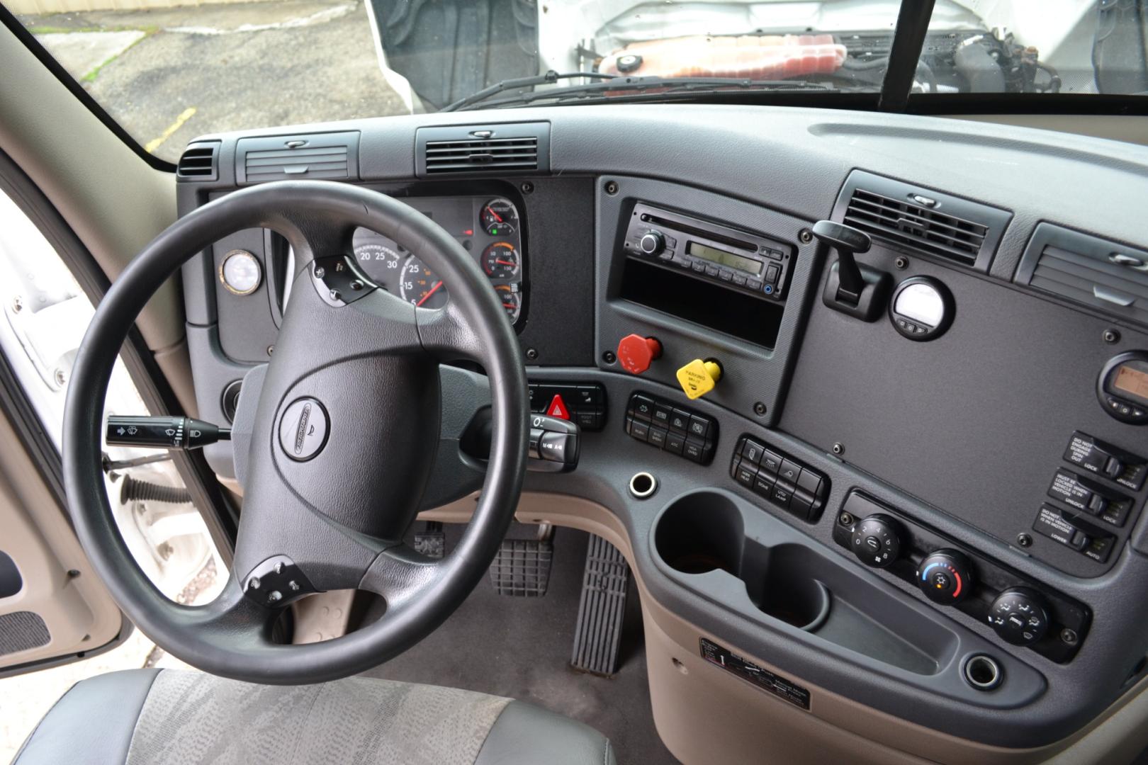 2017 FREIGHTLINER CASCADIA EVOLUTION with an DETROIT DD15 14.8L 475HP engine, DETROIT DT12 AUTOMATED transmission, located at 9172 North Fwy, Houston, TX, 77037, (713) 910-6868, 29.887470, -95.411903 - 72" RAISED ROOF SLEEPER, DOUBLE BUNK, WB: 228", RATIO: 3.08, DUAL 120 GALLON FUEL TANKS, ENGINE BRAKE, DIFF LOCK, SLIDING 5TH WHEEL, POWER WINDOWS & LOCKS, ALUMINUM WHEELS, FULL FAIRINGS - Photo#17