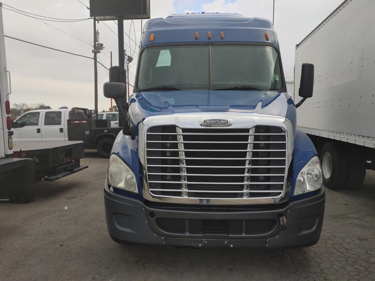 2012 BLUE FREIGHTLINER CASCADIA 125 with an DETROIT DD13 12.8L 410HP engine, EATON FULLER 10SPD MANUAL transmission, located at 9172 North Fwy, Houston, TX, 77037, (713) 910-6868, 29.887470, -95.411903 - 46" MIDROOF SLEEPER, WB: 208", RATIO: 2.64, ALUMINUM WHEELS, DUAL 80 GALLON FUEL TANKS, SLIDING 5TH WHEEL - Photo#1