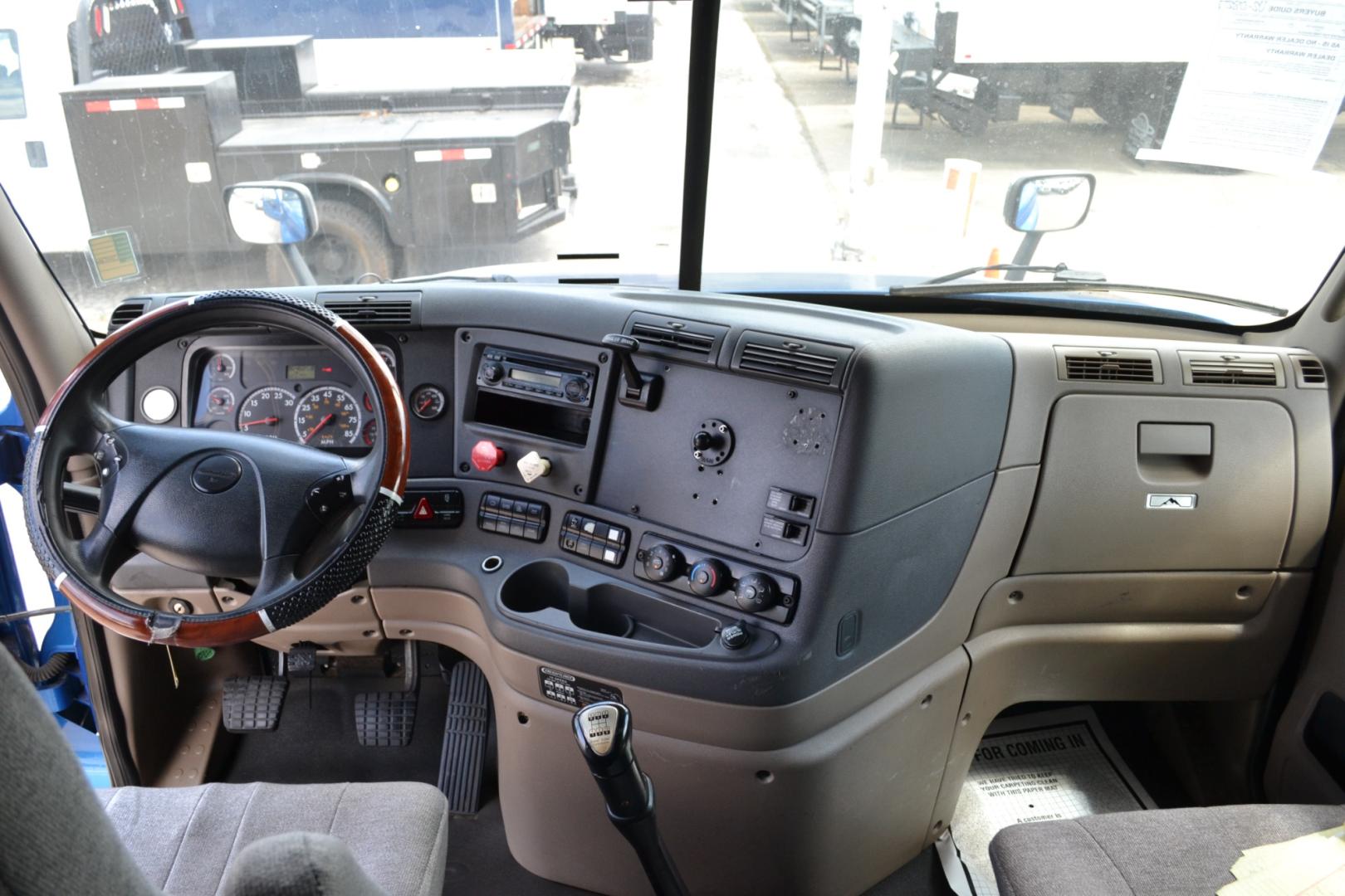 2013 BLUE FREIGHTLINER CASCADIA 125 with an DETROIT DD13 12.8L 450HP engine, EATON FULLER 10SPD MANUAL transmission, located at 9172 North Fwy, Houston, TX, 77037, (713) 910-6868, 29.887470, -95.411903 - Photo#15