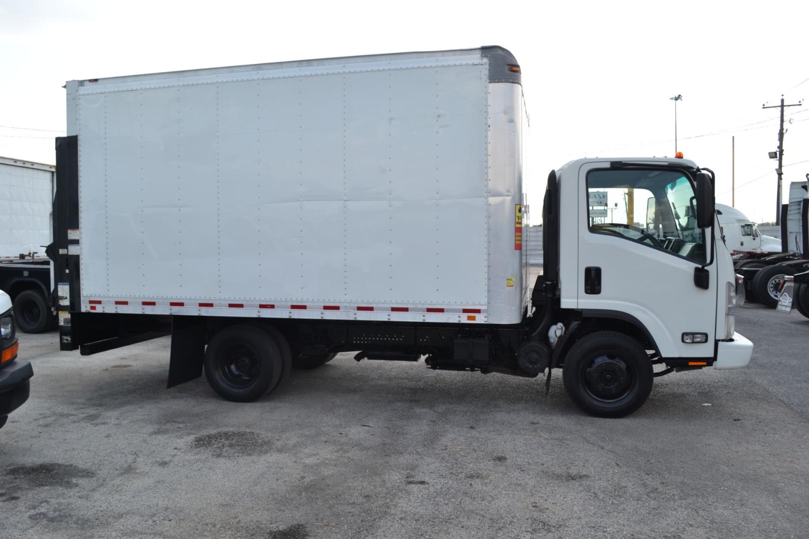 2016 WHITE ISUZU NPR with an 6.0L V8 GASOLINE engine, AUTOMATIC transmission, located at 9172 North Fwy, Houston, TX, 77037, (713) 910-6868, 29.887470, -95.411903 - Photo#3