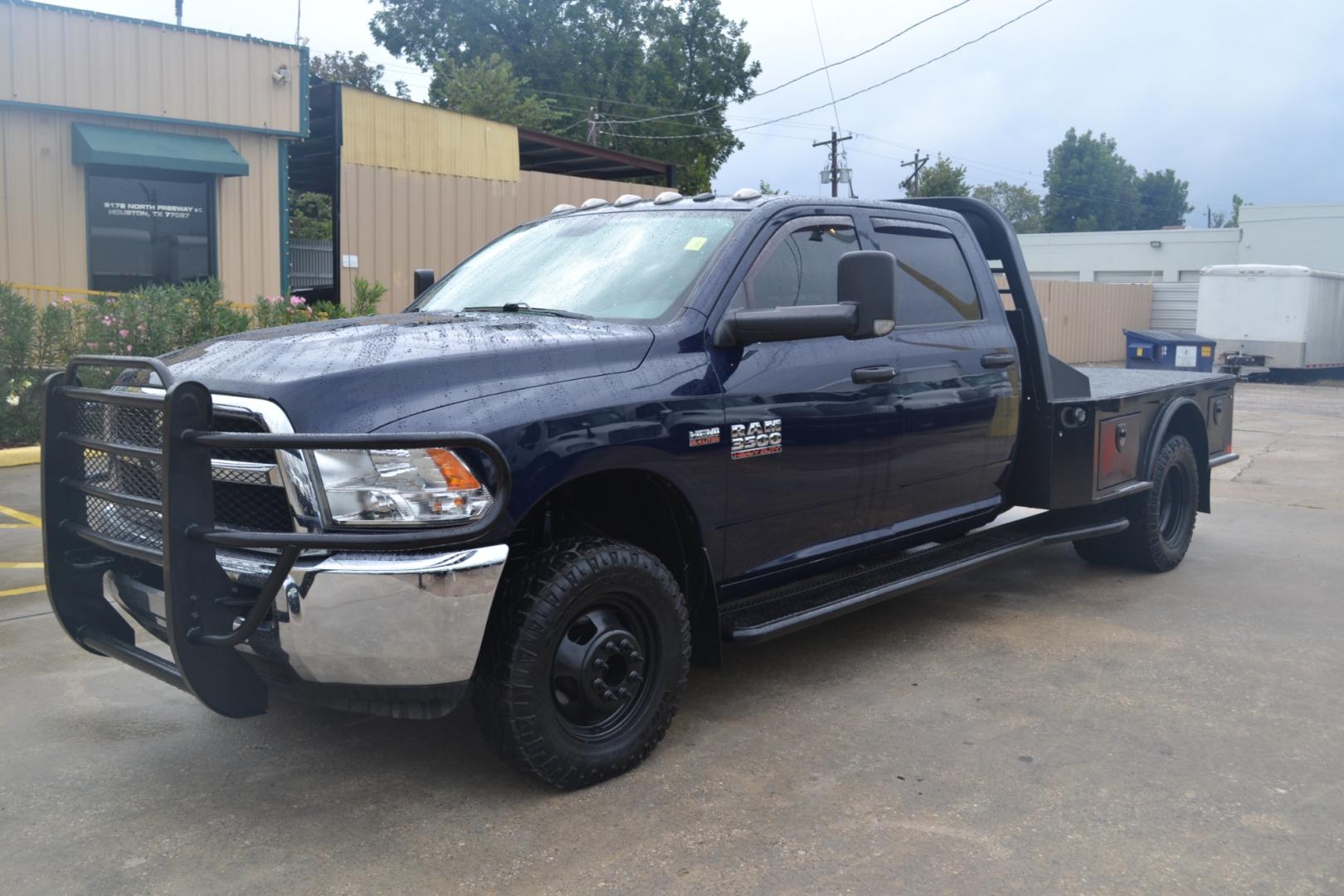 2018 DODGE RAM 3500 with an HEMI 6.4L engine, AUTOMATIC transmission, located at 9172 North Fwy, Houston, TX, 77037, (713) 910-6868, 29.887470, -95.411903 - CREW CAB , 4X4, 8FT FLATBED, GOOSENECK HITCH, BUMPER PULL HITCH, 13,300LB GVWR, 4 X TOOL BOXES, POWER WINDOWS & LOCKS, COLD A/C, CRUISE CONTROL - Photo#0