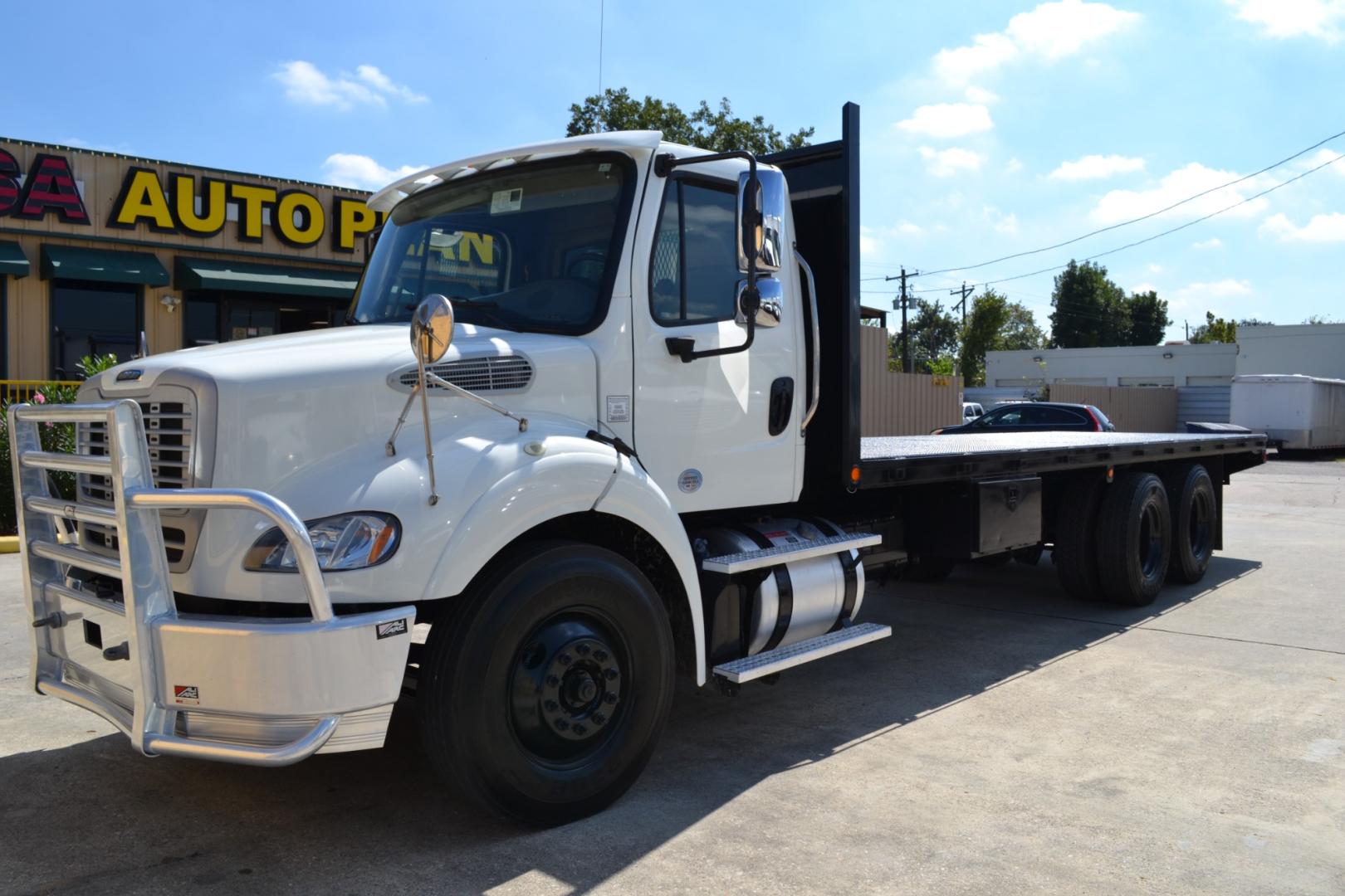 2017 WHITE FREIGHTLINER M2-112 with an DETROIT DD13 12.8L 350 HP engine, EATON FULLER 10SPD MANUAL transmission, located at 9172 North Fwy, Houston, TX, 77037, (713) 910-6868, 29.887470, -95.411903 - Photo#0