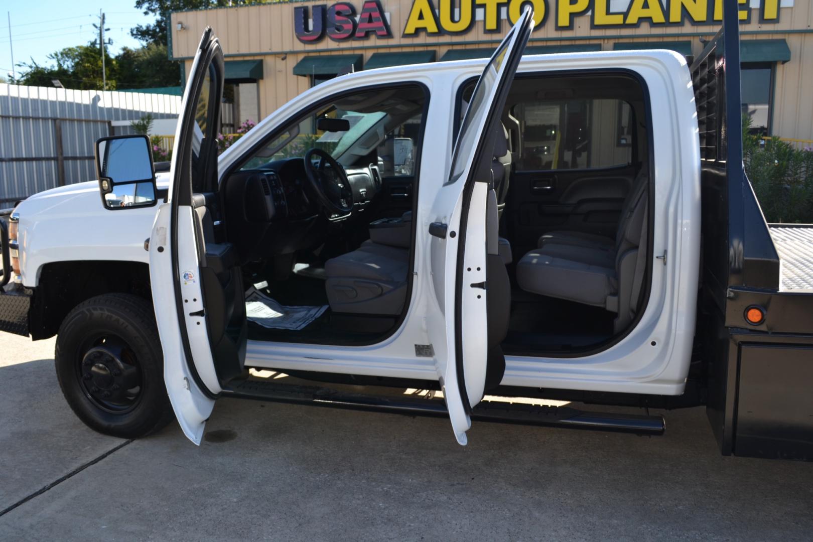 2015 WHITE CHEVROLET 3500 with an 6.6L DURAMAX TURBO DIESEL engine, ALLISON 1000 6SPD AUTOMATIC transmission, located at 9172 North Fwy, Houston, TX, 77037, (713) 910-6868, 29.887470, -95.411903 - Photo#15