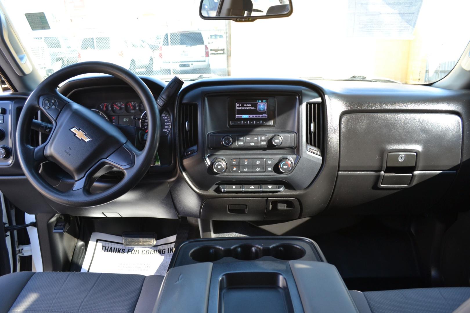 2015 WHITE CHEVROLET 3500 with an 6.6L DURAMAX TURBO DIESEL engine, ALLISON 1000 6SPD AUTOMATIC transmission, located at 9172 North Fwy, Houston, TX, 77037, (713) 910-6868, 29.887470, -95.411903 - Photo#17