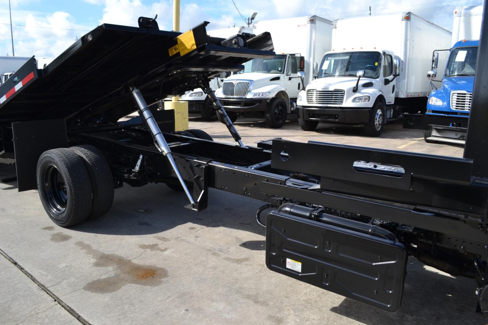 2020 WHITE ISUZU NRR with an 4HK1TC 5.2L TURBO-CHARGED DIESEL engine, AUTOMATIC transmission, located at 9172 North Fwy, Houston, TX, 77037, (713) 910-6868, 29.887470, -95.411903 - COTTRELL 1 CARRB SINGLE CAR HAULER, RAMSEY 8,000LB WINCH, 19,500LB GVWR, TOOL BOX, EXHAUST BRAKE, TOW LIGHT BAR, HEATED MIRRORS, POWER WINDOWS & LOCKS, CRUISE CONTROL - Photo#12