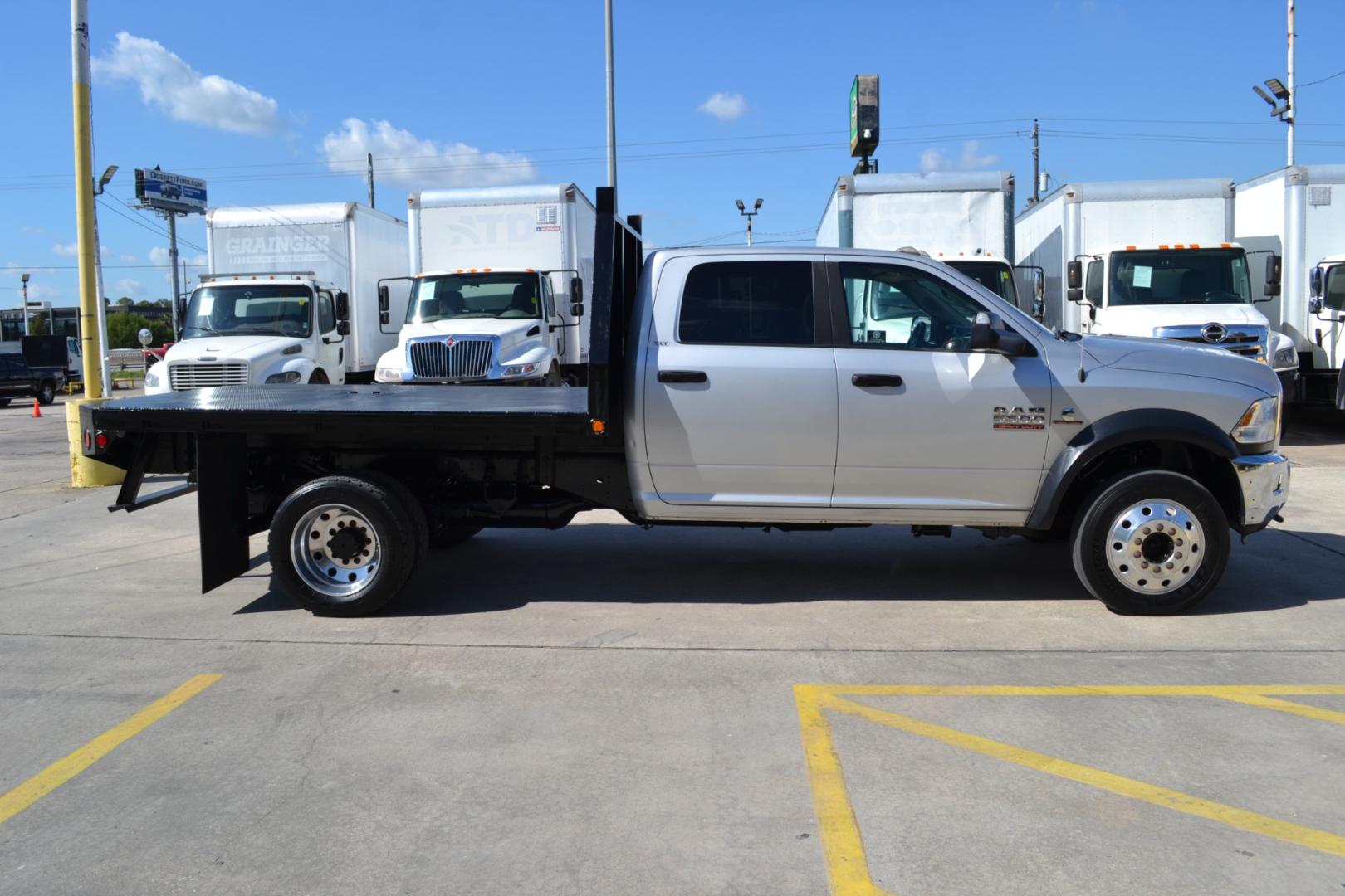 2016 SIVER DODGE RAM 5500 with an CUMMINS 6.7L TURBO DIESEL engine, AUTOMATIC transmission, located at 9172 North Fwy, Houston, TX, 77037, (713) 910-6868, 29.887470, -95.411903 - Photo#3