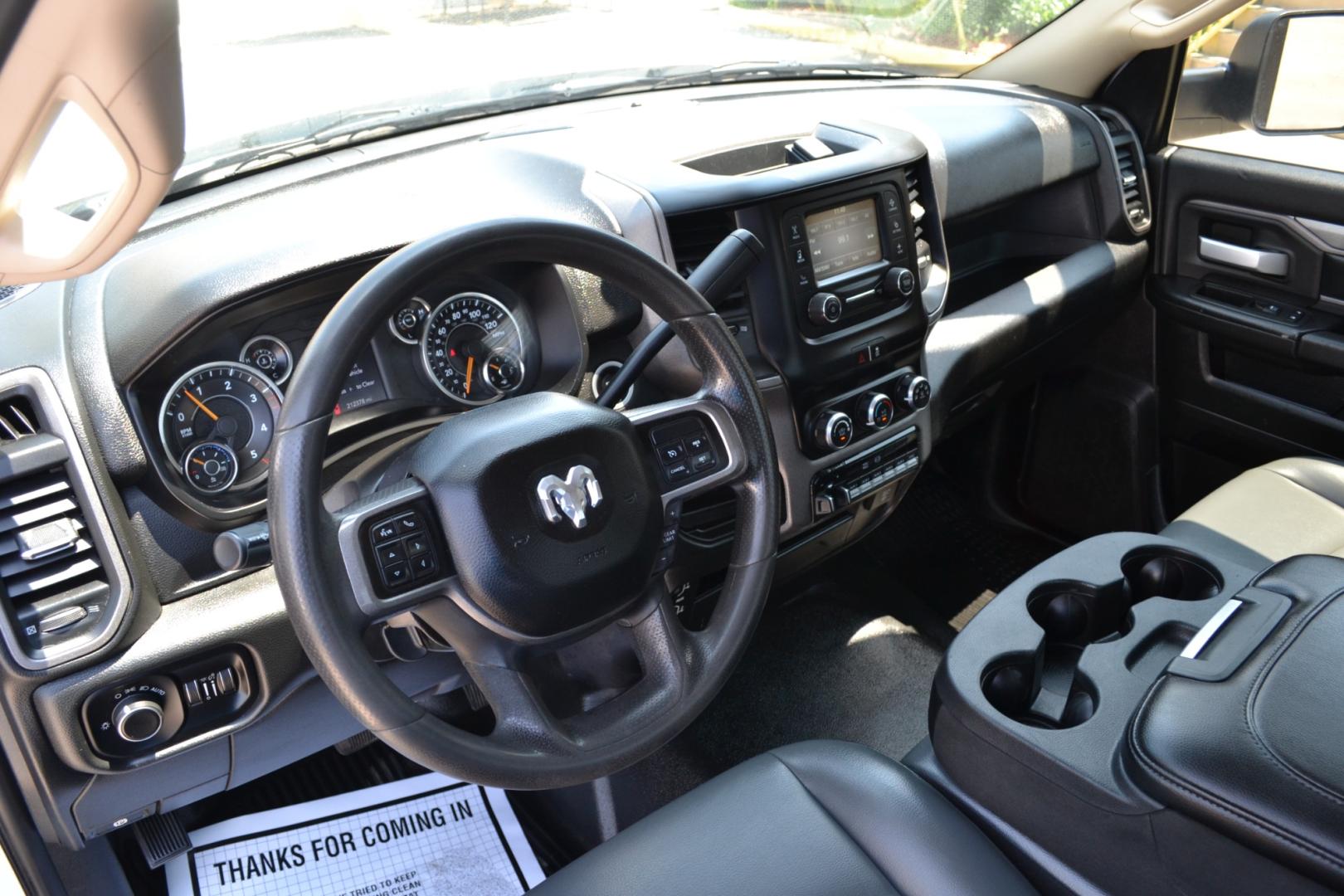 2019 WHITE /BLACK RAM 5500 with an CUMMINS 6.7L TURBO DIESEL engine, AISIN A465 6SPD AUTOMATIC transmission, located at 9172 North Fwy, Houston, TX, 77037, (713) 910-6868, 29.887470, -95.411903 - Photo#12