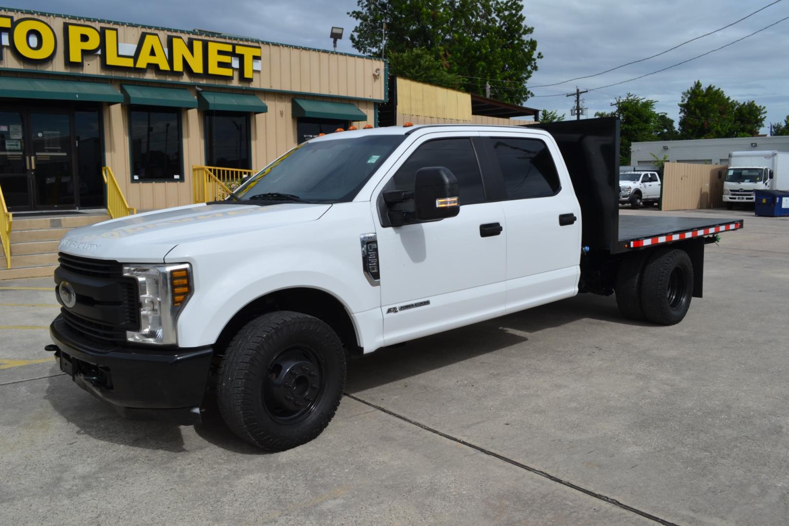 2019 WHITE /BLACK Ford F-350 with an POWERSTROKE 6.7L DIESEL engine, AUTOMATIC transmission, located at 9172 North Fwy, Houston, TX, 77037, (713) 910-6868, 29.887470, -95.411903 - Photo#0