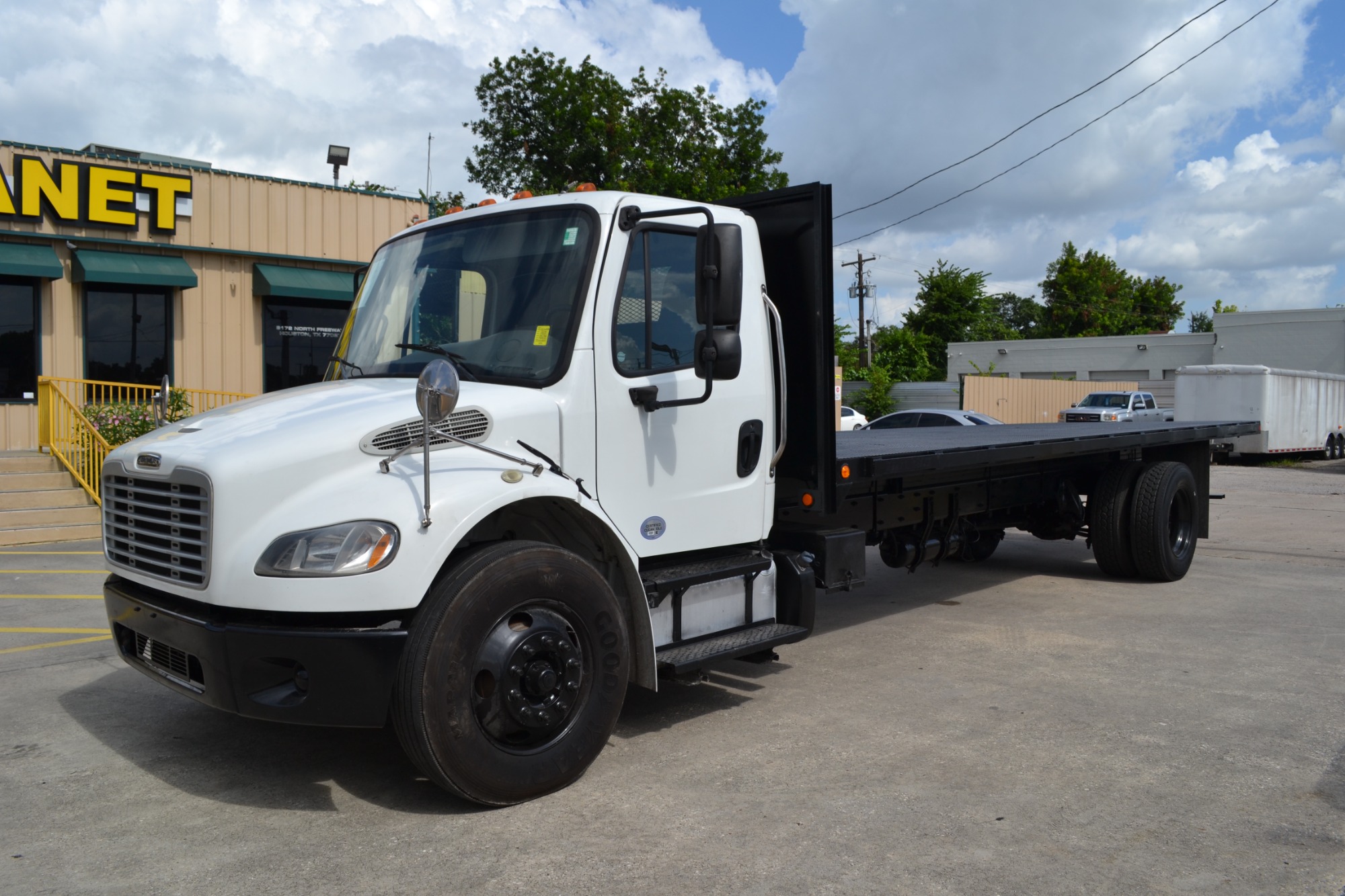 photo of 2016 FREIGHTLINER M2-106 24FT FLATBED 