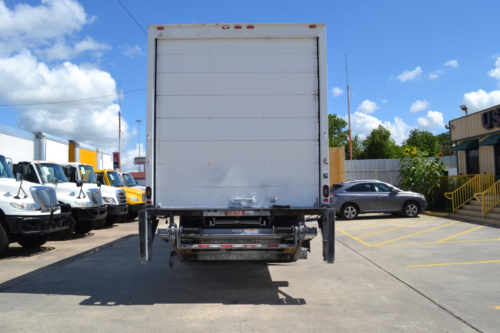 2016 WHITE /GRAY INTERNATIONAL 4300 with an CUMMINS ISB 6.7L 240HP engine, ALLISON 2100HS AUTOMATIC transmission, located at 9172 North Fwy, Houston, TX, 77037, (713) 910-6868, 29.887470, -95.411903 - Photo#3