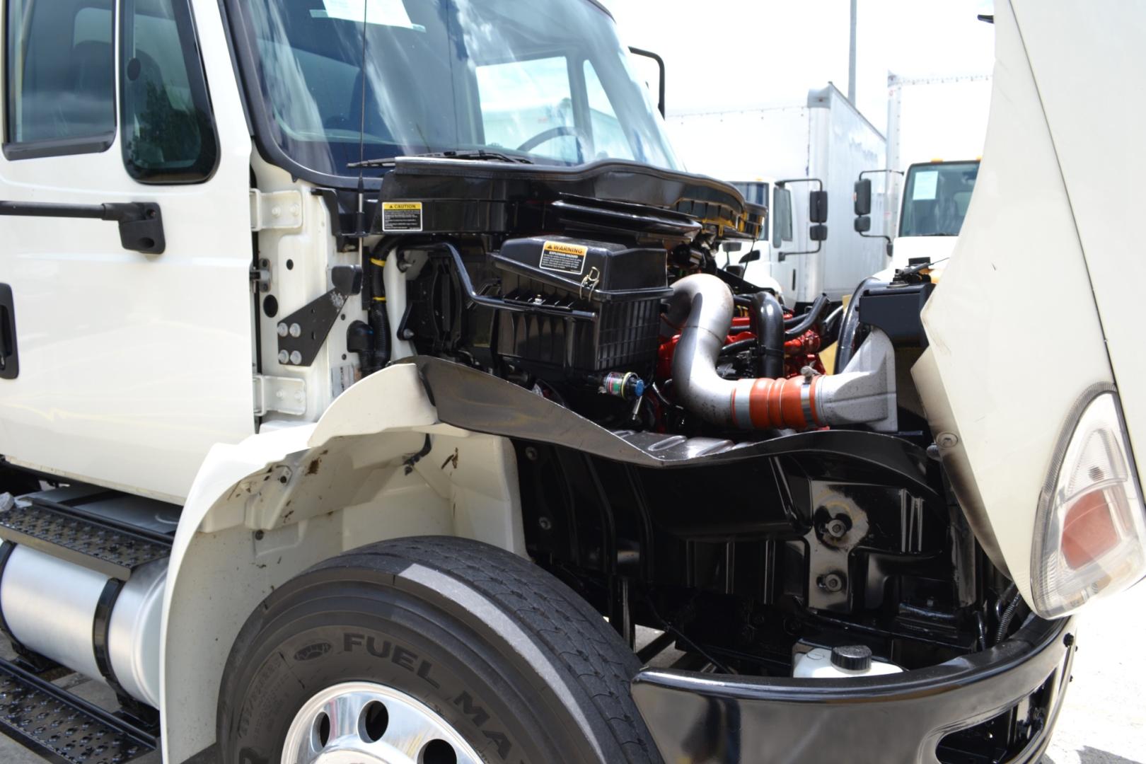 2017 WHITE /GRAY INTERNATIONAL 4300 with an CUMMINS ISB 6.7L 220HP engine, ALLISON 2100RDS AUTOMATIC transmission, located at 9172 North Fwy, Houston, TX, 77037, (713) 910-6868, 29.887470, -95.411903 - Photo#13