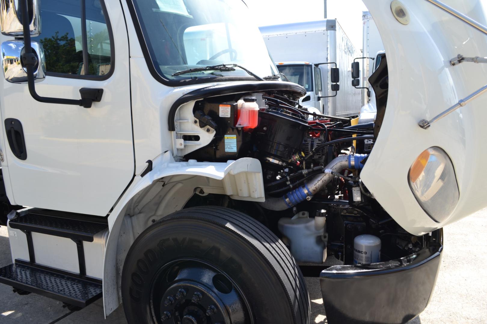 2017 WHITE /BLACK FREIGHTLINER M2-106 with an CUMMINS ISB 6.7L 240HP engine, ALLISON 2500RDS AUTOMATIC transmission, located at 9172 North Fwy, Houston, TX, 77037, (713) 910-6868, 29.887470, -95.411903 - Photo#15