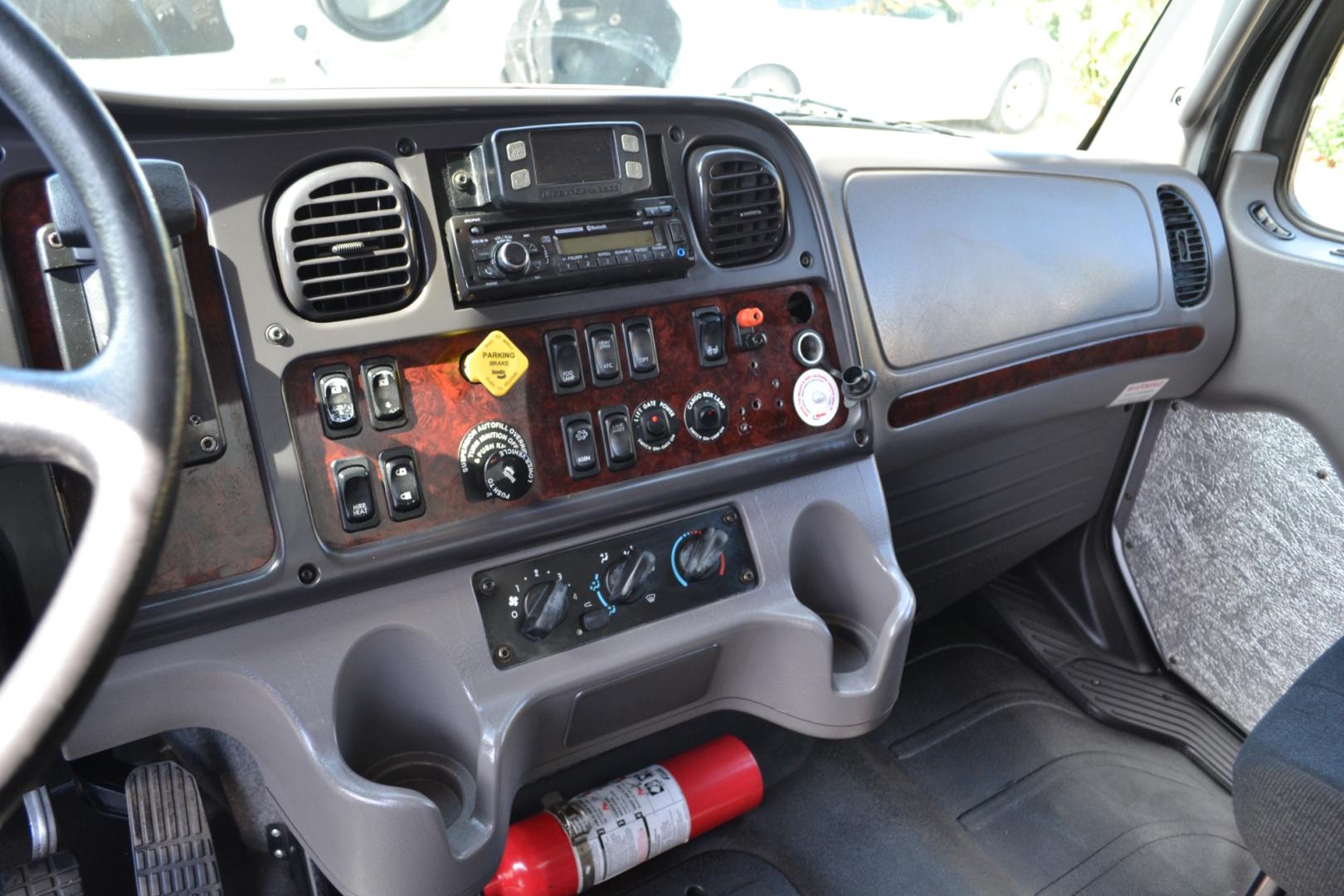 2017 WHITE /BLACK FREIGHTLINER M2-106 with an CUMMINS ISB 6.7L 240HP engine, ALLISON 2500RDS AUTOMATIC transmission, located at 9172 North Fwy, Houston, TX, 77037, (713) 910-6868, 29.887470, -95.411903 - Photo#20