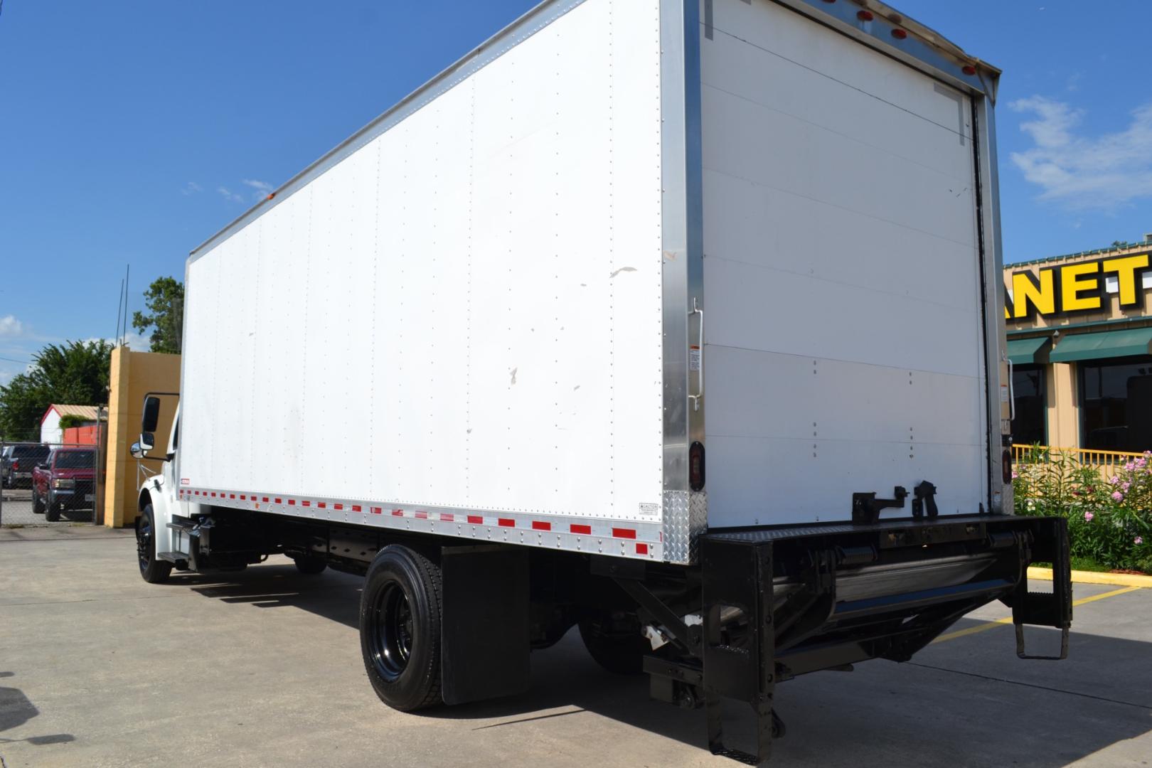 2017 WHITE /BLACK FREIGHTLINER M2-106 with an CUMMINS ISB 6.7L 240HP engine, ALLISON 2500RDS AUTOMATIC transmission, located at 9172 North Fwy, Houston, TX, 77037, (713) 910-6868, 29.887470, -95.411903 - Photo#6