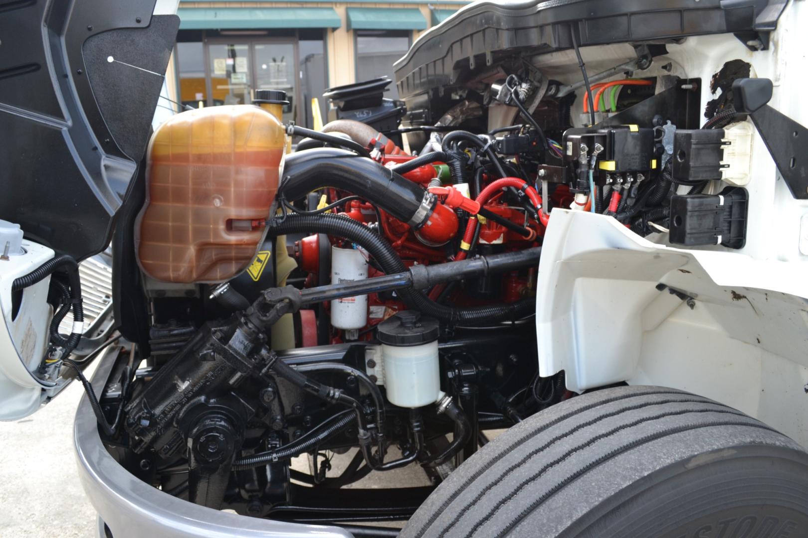 2017 WHITE /GRAY INTERNATIONAL 4300 with an CUMMINS ISB 6.7L 220HP engine, ALLISON 2100HS AUTOMATIC transmission, located at 9172 North Fwy, Houston, TX, 77037, (713) 910-6868, 29.887470, -95.411903 - Photo#11