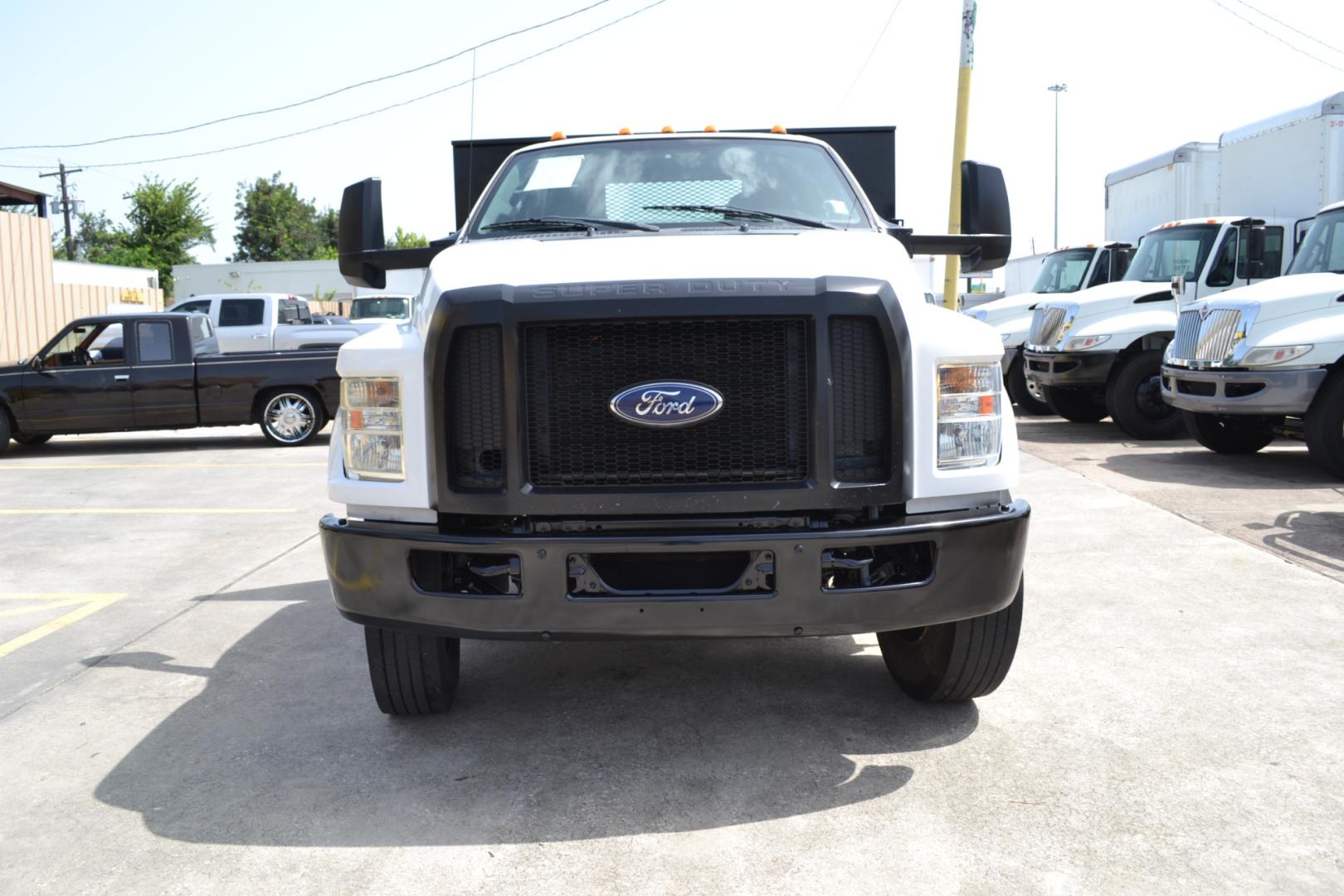 2016 WHITE /GRAY Ford F-650 with an TRITON 6.8L V10 320HP engine, TORQSHIFT 6SPD AUTOMATIC transmission, located at 9172 North Fwy, Houston, TX, 77037, (713) 910-6868, 29.887470, -95.411903 - Photo#1