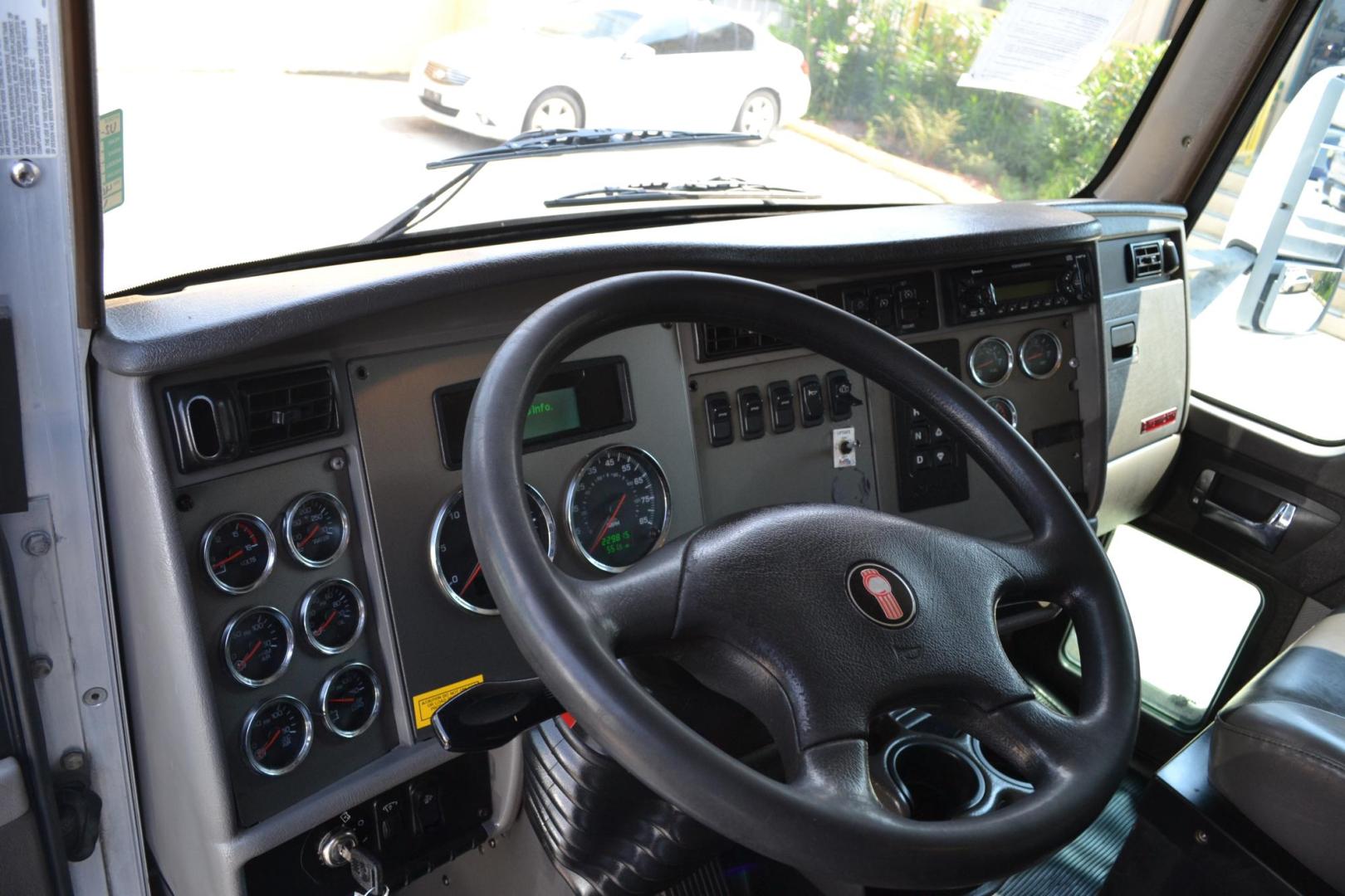 2014 WHITE /BLACK KENWORTH T370 with an PACCAR PX9 8.9L 350HP engine, ALLISON 3500RDS transmission, located at 9172 North Fwy, Houston, TX, 77037, (713) 910-6868, 29.887470, -95.411903 - 56,000 LB GVWR , 16,000 LB FRONT, 40,000 LB REAR, US BODY 26FT BOX, 103 X 102, MAXON 5,000 LB CAPACITY ALUMINUM LIFT GATE , AIR RIDE , DOUBLE DIFF LOCK, AIR RIDE, ENGINE BRAKE, AXLE RATIO: 5.29, POWER WINDOWS & LOCKS, 3 X LIQUID CONTROL M-7-1 10-100 GPM DIGITAL PUMPS, 3 X 75 FT ELECTRIC RETRACTABLE - Photo#21