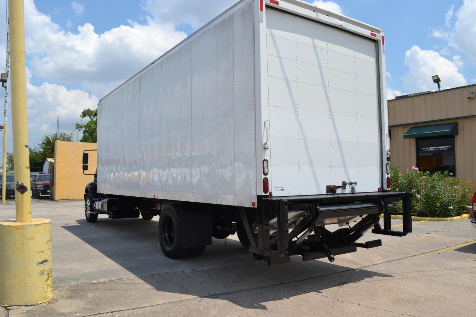 2016 BLACK /GRAY INTERNATIONAL 4300 with an CUMMINS ISB 6.7L 240HP engine, ALLISON 2100HS AUTOMATIC transmission, located at 9172 North Fwy, Houston, TX, 77037, (713) 910-6868, 29.887470, -95.411903 - 25,999 LB GVWR NON CDL, 26FT BOX ,13FT CLEARANCE, HEIGHT 103" X WIDTH 102" , 90 GALLON FUEL TANK, POWER WINDOWS & LOCKS, 3,500 LB CAPACITY ALUMINUM LIFT GATE, EXHAUST BRAKE, COLD A/C - Photo#6