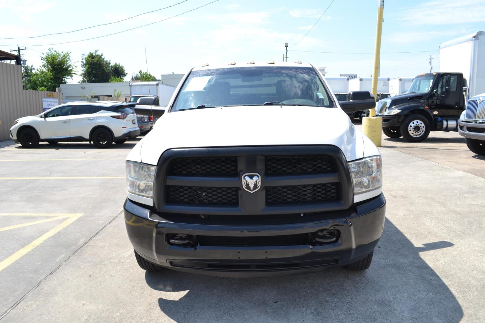 2018 WHITE /GRAY RAM 3500 , located at 9172 North Fwy, Houston, TX, 77037, (713) 910-6868, 29.887470, -95.411903 - Photo#1