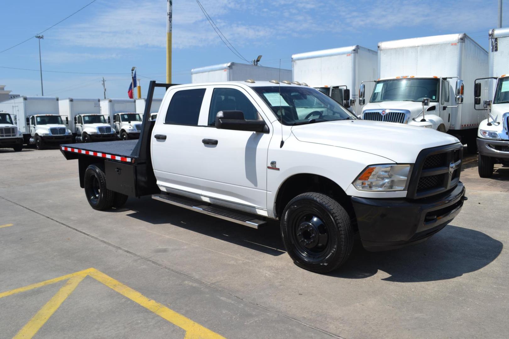 2018 WHITE /GRAY RAM 3500 , located at 9172 North Fwy, Houston, TX, 77037, (713) 910-6868, 29.887470, -95.411903 - Photo#2