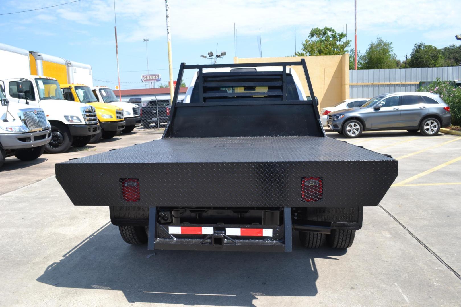 2018 WHITE /GRAY RAM 3500 , located at 9172 North Fwy, Houston, TX, 77037, (713) 910-6868, 29.887470, -95.411903 - Photo#5