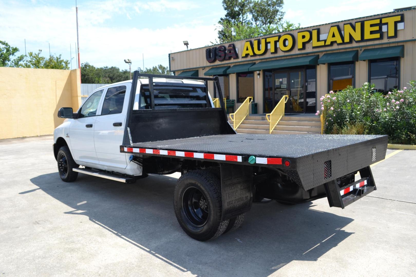 2018 WHITE /GRAY RAM 3500 , located at 9172 North Fwy, Houston, TX, 77037, (713) 910-6868, 29.887470, -95.411903 - Photo#6