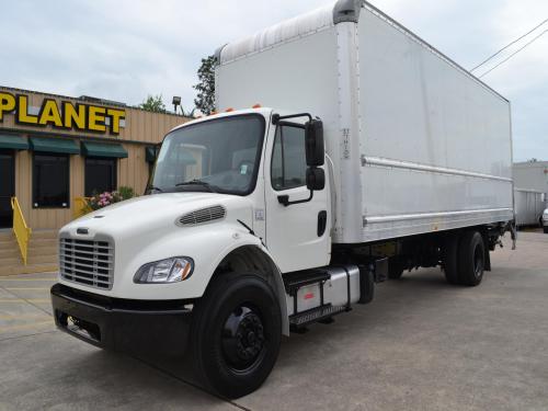 2018 FREIGHTLINER M2-106 26FT BOX 