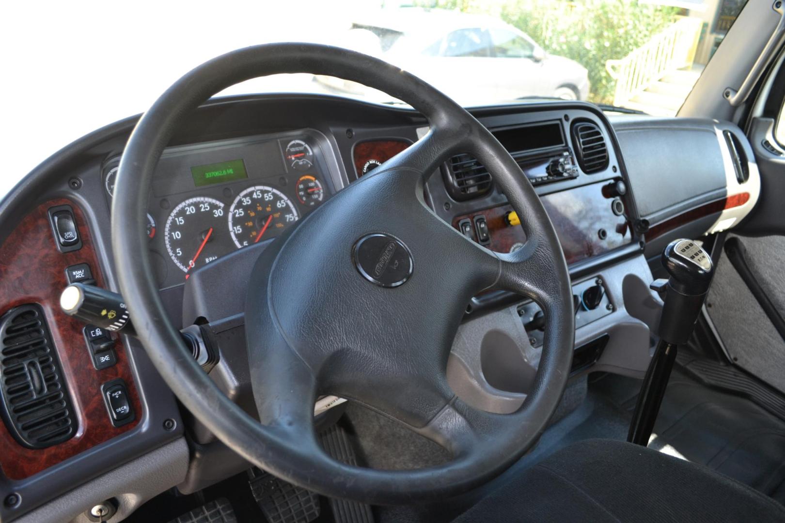 2018 WHITE /BLACK FREIGHTLINER M2-112 with an CUMMINS L9 8.9L 370HP engine, EATON FULLER 10SPD MANUAL transmission, located at 9172 North Fwy, Houston, TX, 77037, (713) 910-6868, 29.887470, -95.411903 - 16K FRONT AXLE, 40K REAR AXLE, 26FT FLATBED , 102" WIDE, TANDEM AXLE, AIR RIDE, EXHAUST BRAKE, FULL LOCKERS, WB: 270", RATIO: 3.55, DUAL 60 GALLON FUEL TANKS, 6 X SLIDING WINCH STRAPS - Photo#13