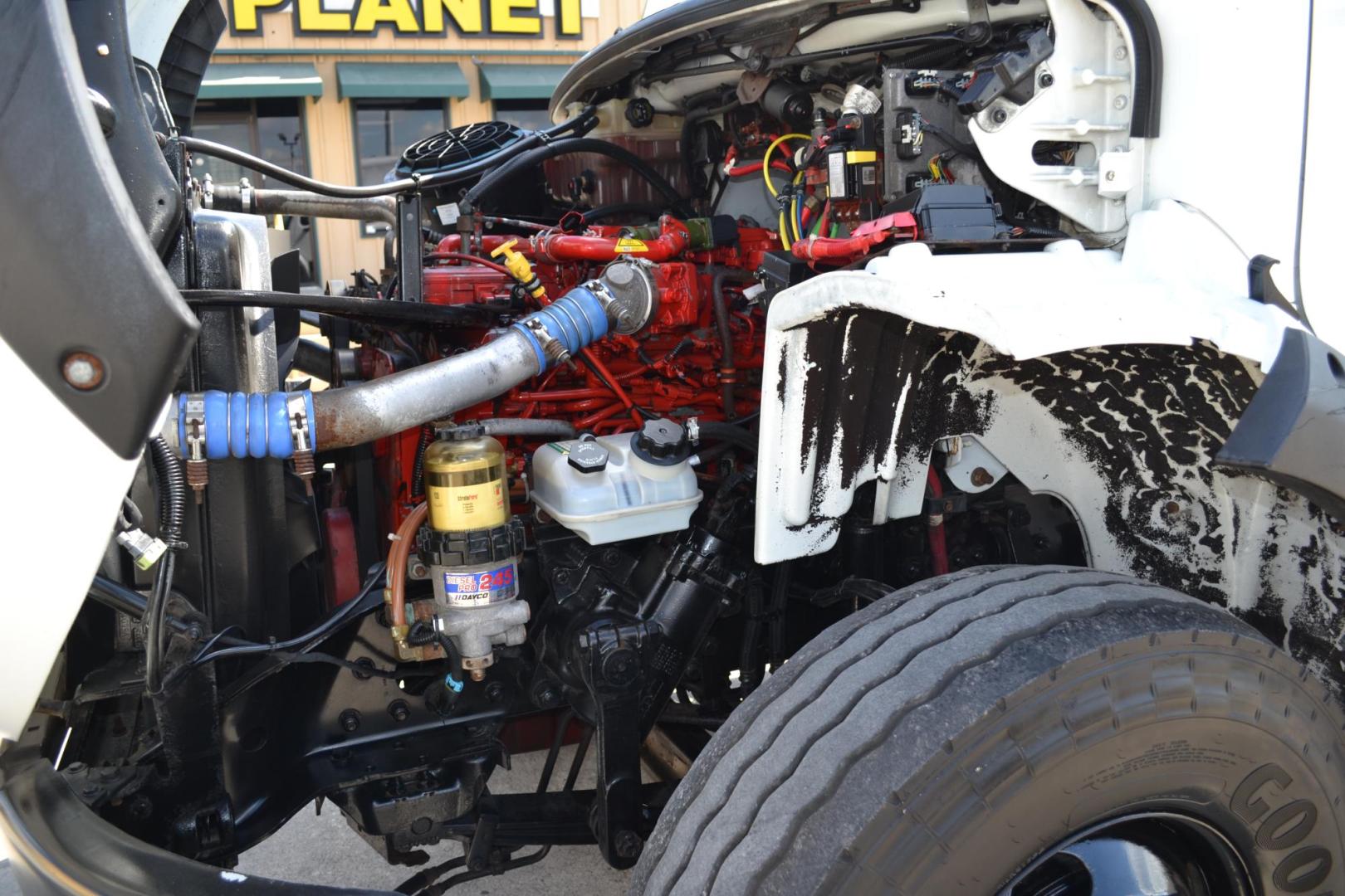 2018 WHITE /BLACK FREIGHTLINER M2-112 with an CUMMINS L9 8.9L 370HP engine, EATON FULLER 10SPD MANUAL transmission, located at 9172 North Fwy, Houston, TX, 77037, (713) 910-6868, 29.887470, -95.411903 - 16K FRONT AXLE, 40K REAR AXLE, 26FT FLATBED , 102" WIDE, TANDEM AXLE, AIR RIDE, EXHAUST BRAKE, FULL LOCKERS, WB: 270", RATIO: 3.55, DUAL 60 GALLON FUEL TANKS, 6 X SLIDING WINCH STRAPS - Photo#9