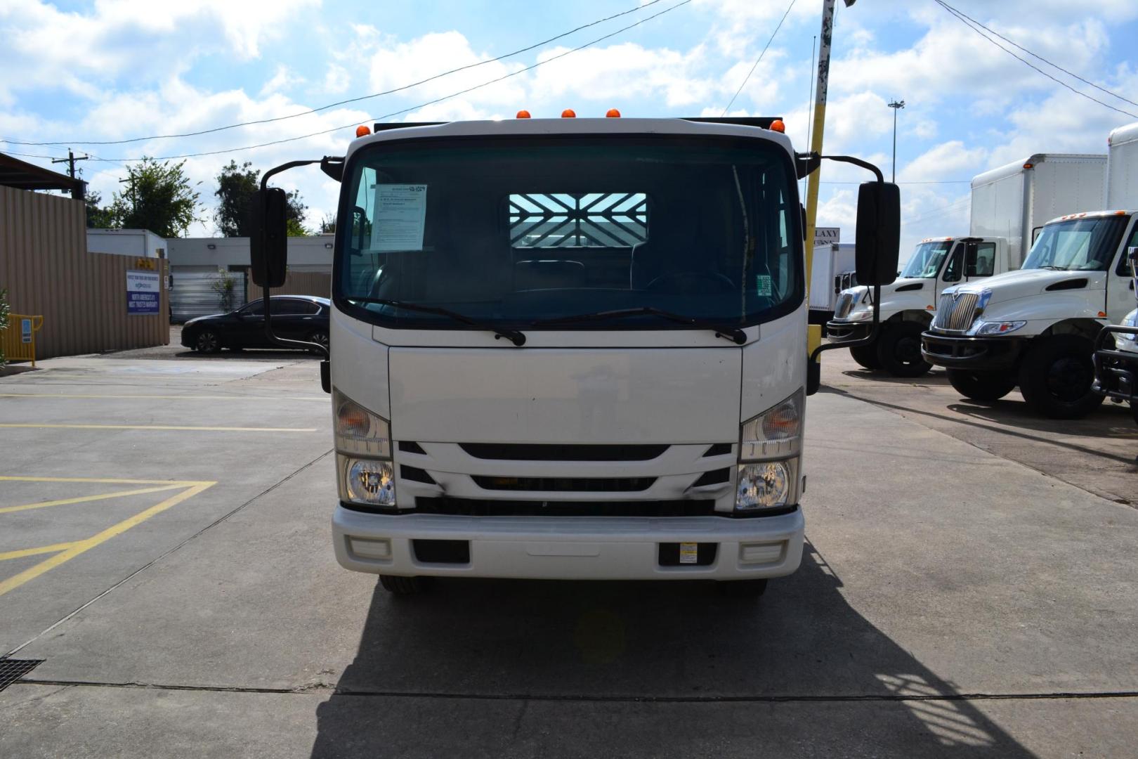 2017 WHITE /GRAY ISUZU NRR with an 4HK1TC 5.2L TURBO-CHARGED DIESEL engine, AUTOMATIC transmission, located at 9172 North Fwy, Houston, TX, 77037, (713) 910-6868, 29.887470, -95.411903 - 19,500 GVWR, 18FT FLATBED, 98" WIDE, EXHAUST BRAKE, POWER WINDOWS & LOCKS, COLD A/C - Photo#1