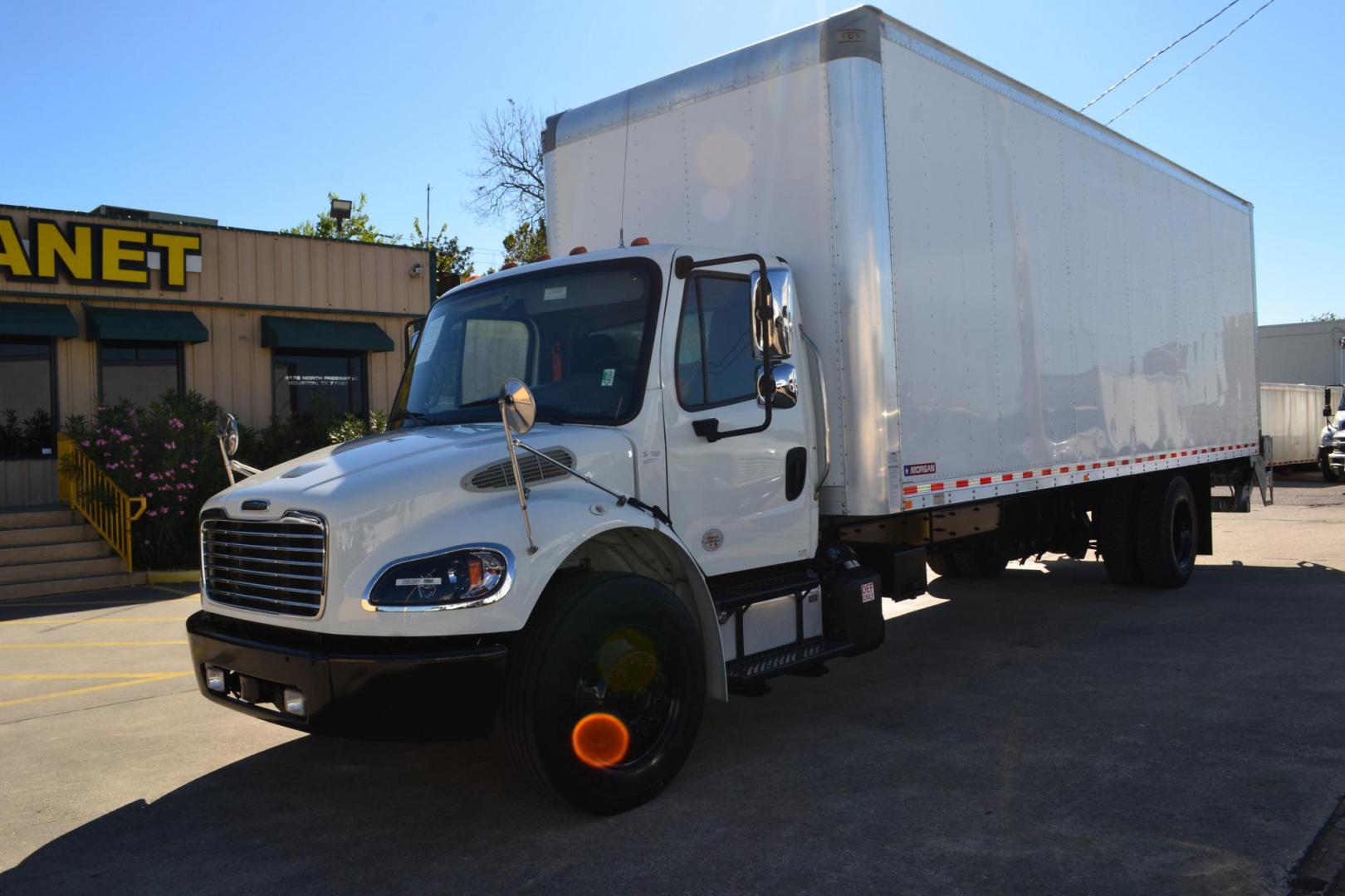 2021 WHITE /BLACK FREIGHTLINER M2-106 with an CUMMINS B6.7L 260HP engine, ALLISON 2100RDS AUTOMATIC transmission, located at 9172 North Fwy, Houston, TX, 77037, (713) 910-6868, 29.887470, -95.411903 - Photo#0