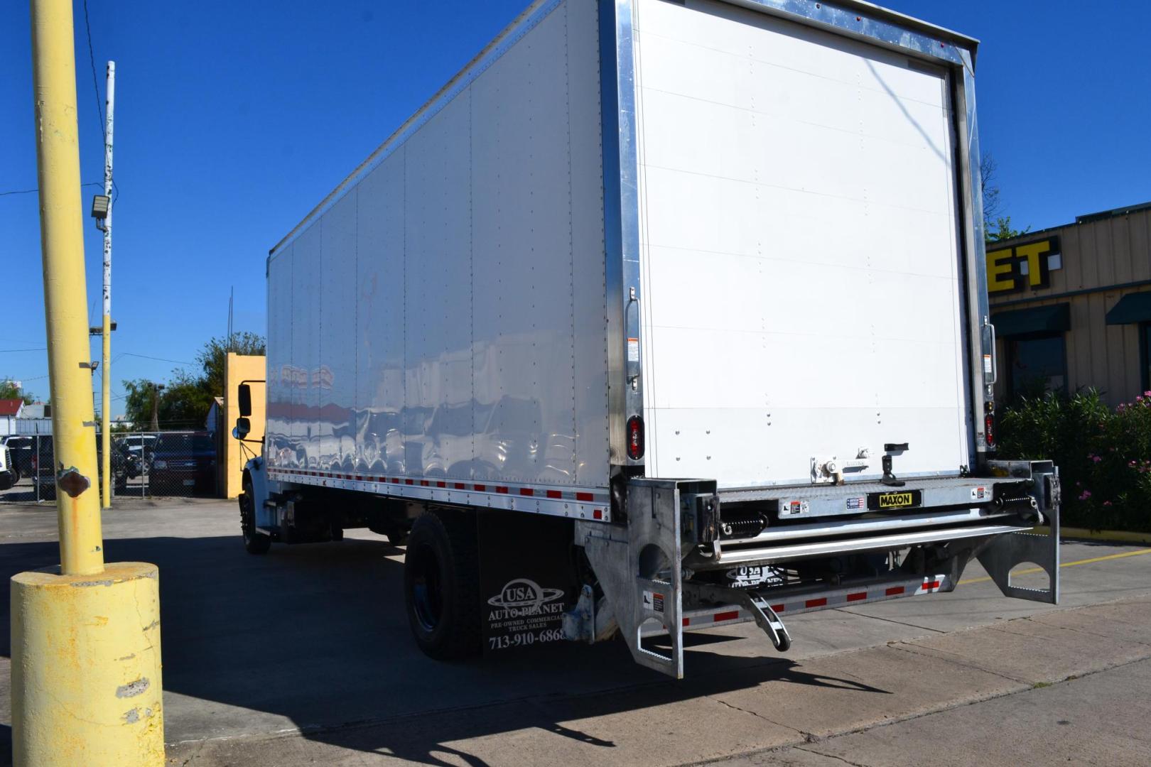 2021 WHITE /BLACK FREIGHTLINER M2-106 with an CUMMINS B6.7L 260HP engine, ALLISON 2100RDS AUTOMATIC transmission, located at 9172 North Fwy, Houston, TX, 77037, (713) 910-6868, 29.887470, -95.411903 - Photo#6