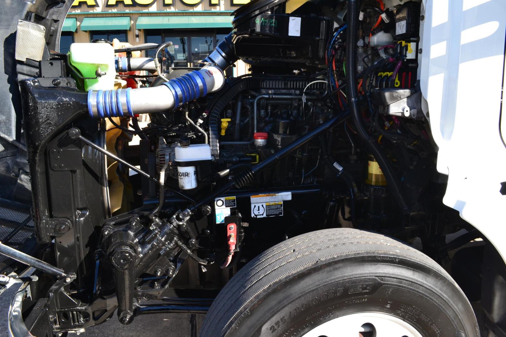 2017 WHITE /BLACK PETERBILT 579 with an PACCAR MX13 12.9L 510HP engine, EATON FULLER 10SPD MANUAL transmission, located at 9172 North Fwy, Houston, TX, 77037, (713) 910-6868, 29.887470, -95.411903 - 72" SLEEPER, SINGLE BUNK, ALUMINUM 5TH WHEEL, ALUMINUM WHEELS, AIR RIDE, ENGINE BRAKE, RATIO: 3.25, WHEELBASE: 235", CUILT IN NAVIGATION, - Photo#8