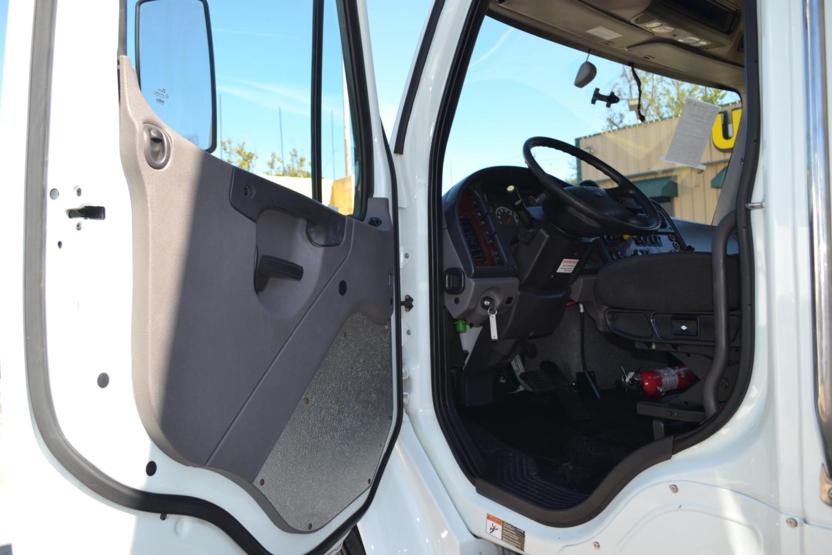 2021 WHITE /BLACK FREIGHTLINER M2-106 with an CUMMINS B6.7L 240HP engine, ALLISON 2100RDS AUTOMATIC transmission, located at 9172 North Fwy, Houston, TX, 77037, (713) 910-6868, 29.887470, -95.411903 - Photo#11