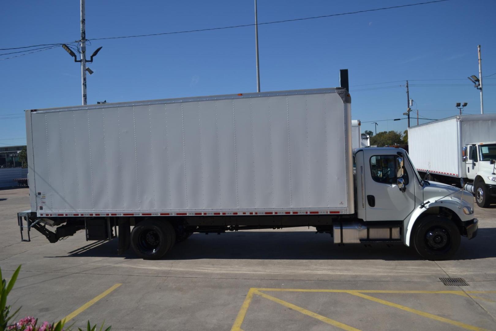 2021 WHITE /BLACK FREIGHTLINER M2-106 with an CUMMINS B6.7L 240HP engine, ALLISON 2100RDS AUTOMATIC transmission, located at 9172 North Fwy, Houston, TX, 77037, (713) 910-6868, 29.887470, -95.411903 - Photo#3