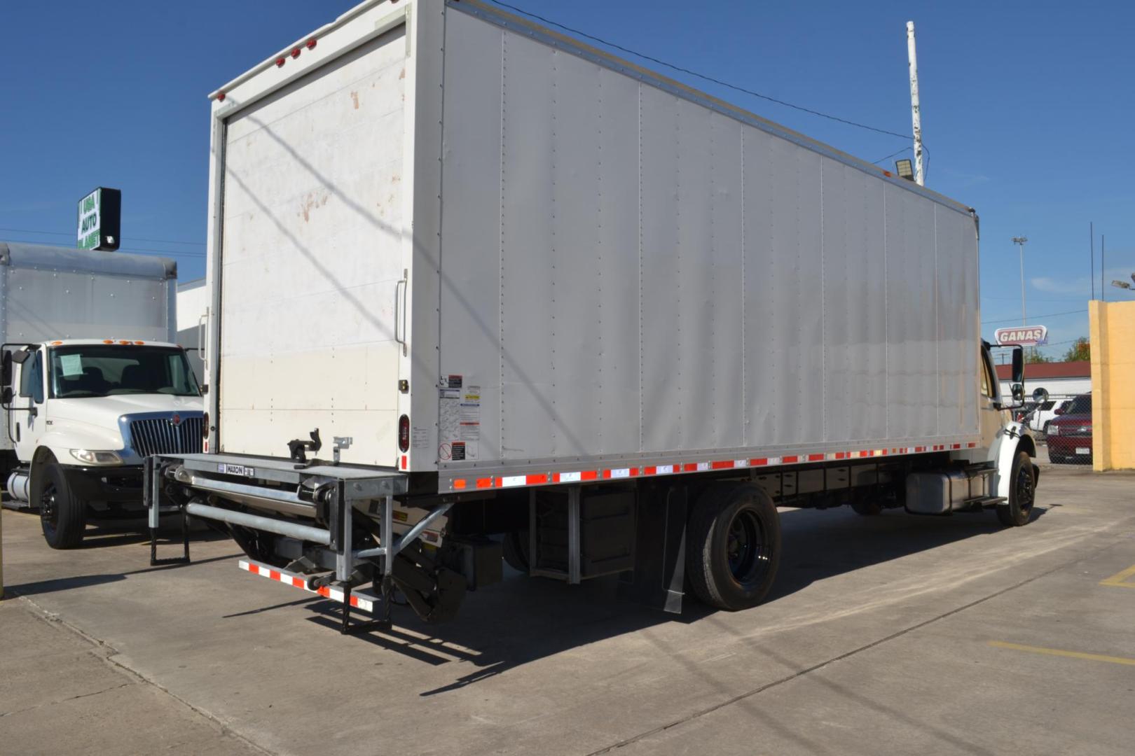 2021 WHITE /BLACK FREIGHTLINER M2-106 with an CUMMINS B6.7L 240HP engine, ALLISON 2100RDS AUTOMATIC transmission, located at 9172 North Fwy, Houston, TX, 77037, (713) 910-6868, 29.887470, -95.411903 - Photo#4