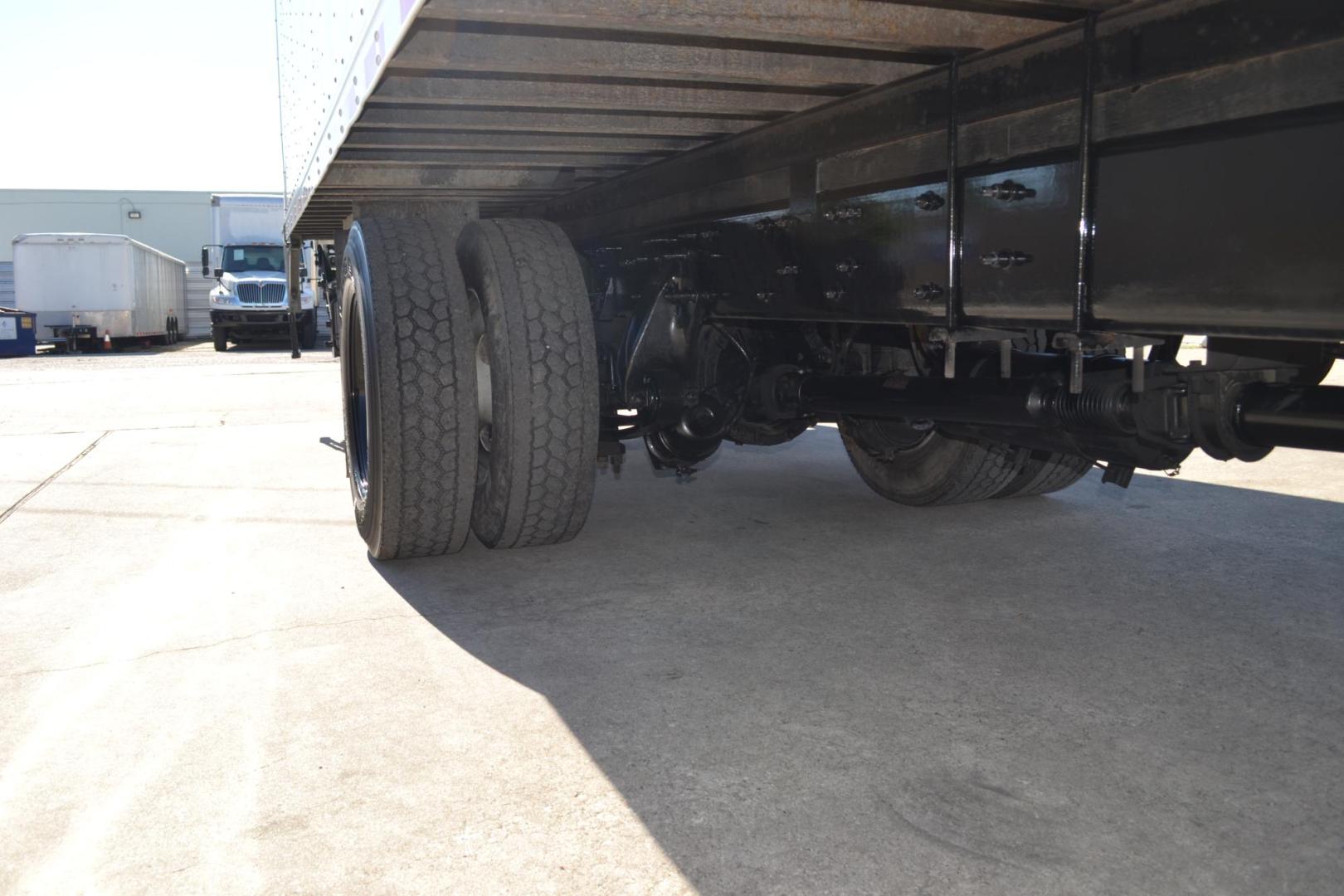 2021 WHITE /BLACK FREIGHTLINER M2-106 with an CUMMINS B6.7L 240HP engine, ALLISON 2100RDS AUTOMATIC transmission, located at 9172 North Fwy, Houston, TX, 77037, (713) 910-6868, 29.887470, -95.411903 - Photo#7