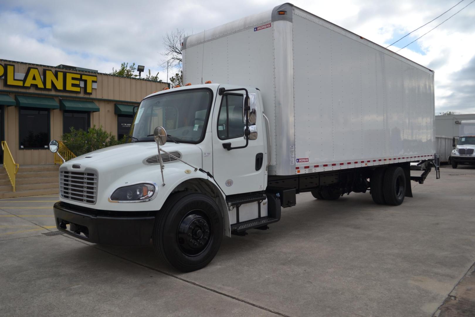 2019 WHITE /BLACK FREIGHTLINER M2-106 with an CUMMINS B6.7L 240HP engine, ALLISON 2500RDS AUTOMATIC transmission, located at 9172 North Fwy, Houston, TX, 77037, (713) 910-6868, 29.887470, -95.411903 - 26,000 LB GVWR NON CDL, MORGAN 26 FT BOX, HEIGHT 103" X WIDTH 102", MAXON 3,000 LB CAPACITY ALUMINUM LIFT GATE, AIR RIDE, EXHAUST BRAKE, DUAL 50 GALLON FUEL TANK, POWER WINDOWS & LOCKS, COLLISION MITIGATION, LANE ASSIST, - Photo#0