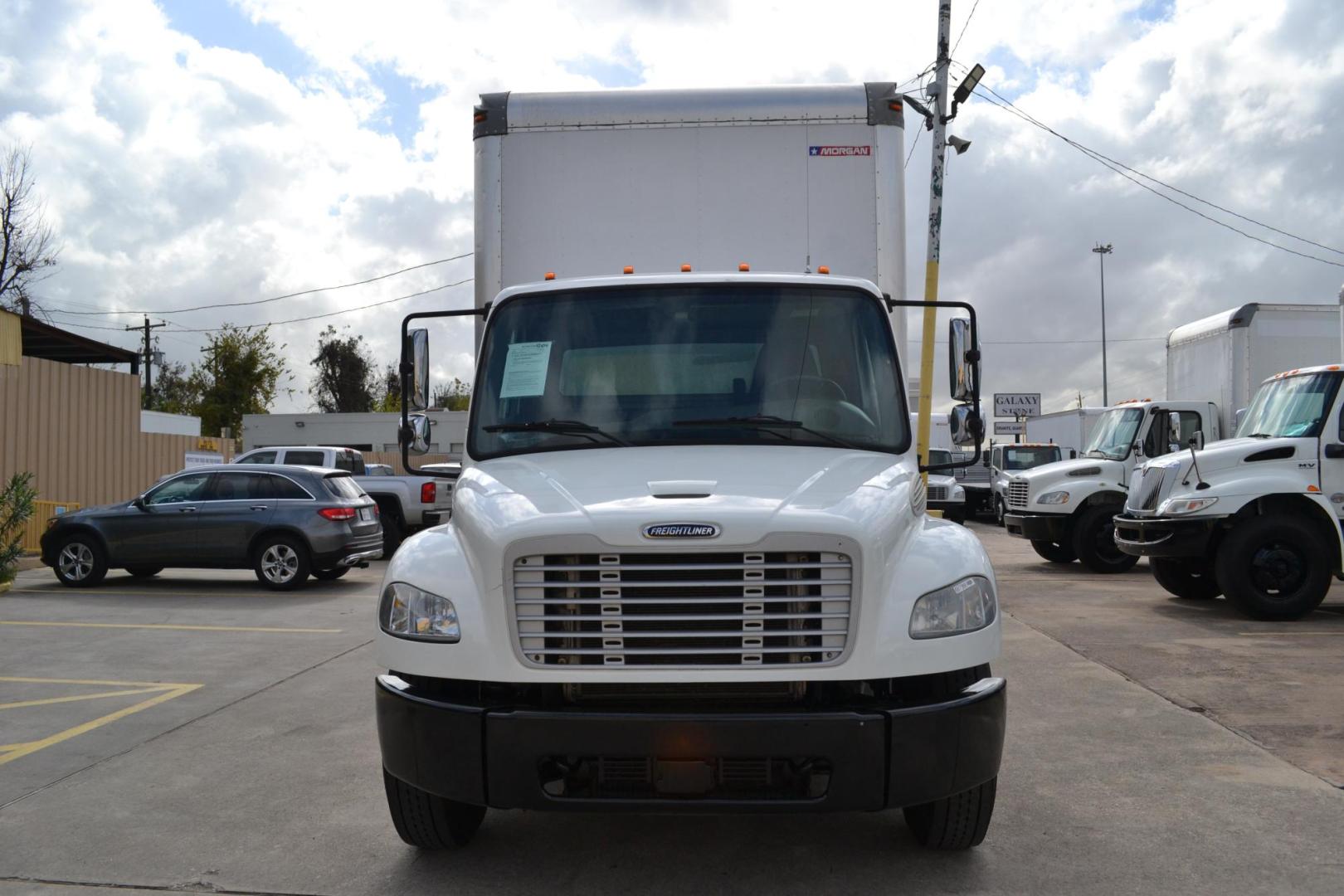 2018 WHITE /BLACK FREIGHTLINER M2-106 with an CUMMINS B6.7L 240HP engine, ALLISON 2500RDS AUTOMATIC transmission, located at 9172 North Fwy, Houston, TX, 77037, (713) 910-6868, 29.887470, -95.411903 - Photo#1