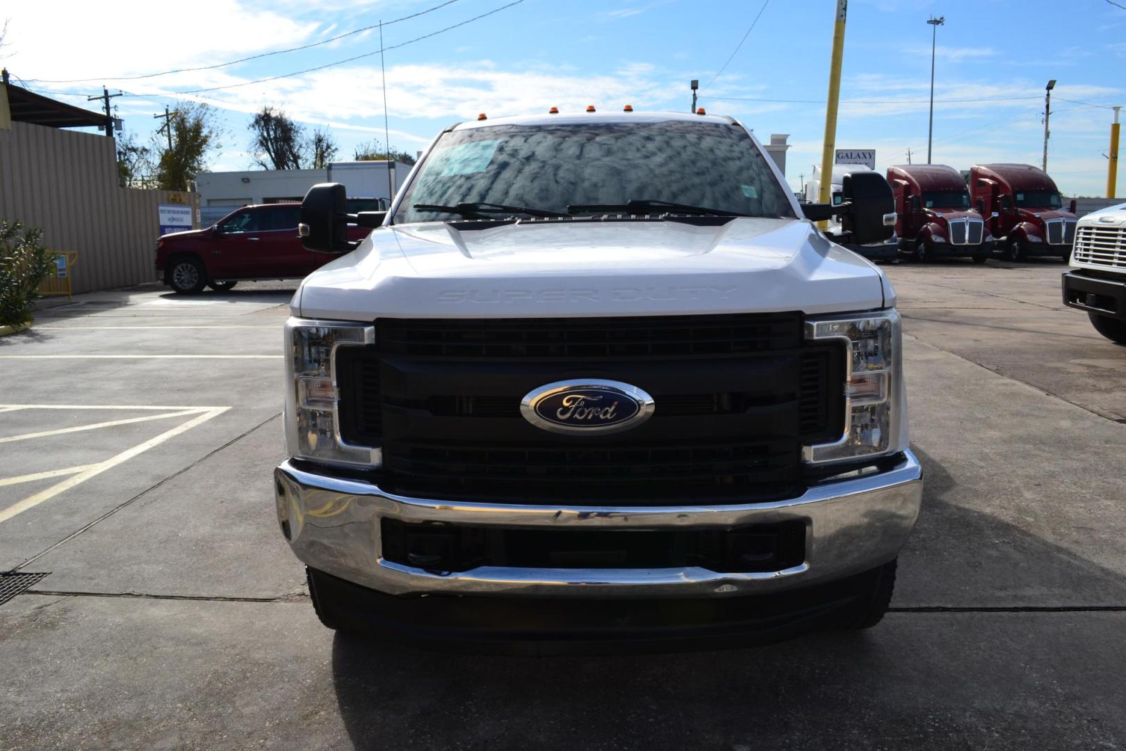 2019 WHITE /BLACK FORD F-350 with an 6.2L V8 GASOLINE engine, AUTOMATIC transmission, located at 9172 North Fwy, Houston, TX, 77037, (713) 910-6868, 29.887470, -95.411903 - Photo#1