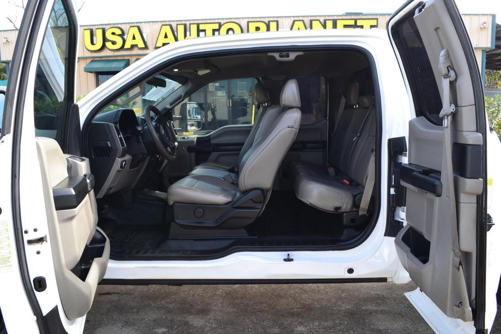 2019 WHITE /BLACK FORD F-350 with an 6.2L V8 GASOLINE engine, AUTOMATIC transmission, located at 9172 North Fwy, Houston, TX, 77037, (713) 910-6868, 29.887470, -95.411903 - 4X4, 9FT X 96" FLATBED, GOOSENECK/BUMPER PULL HITCH, TOOL BOX, WHEELBASE: 168", GEAR RATIO: 4.30, EXTENDED CAB, POWER WINDOWS, LOCKS & MIRRORS - Photo#8