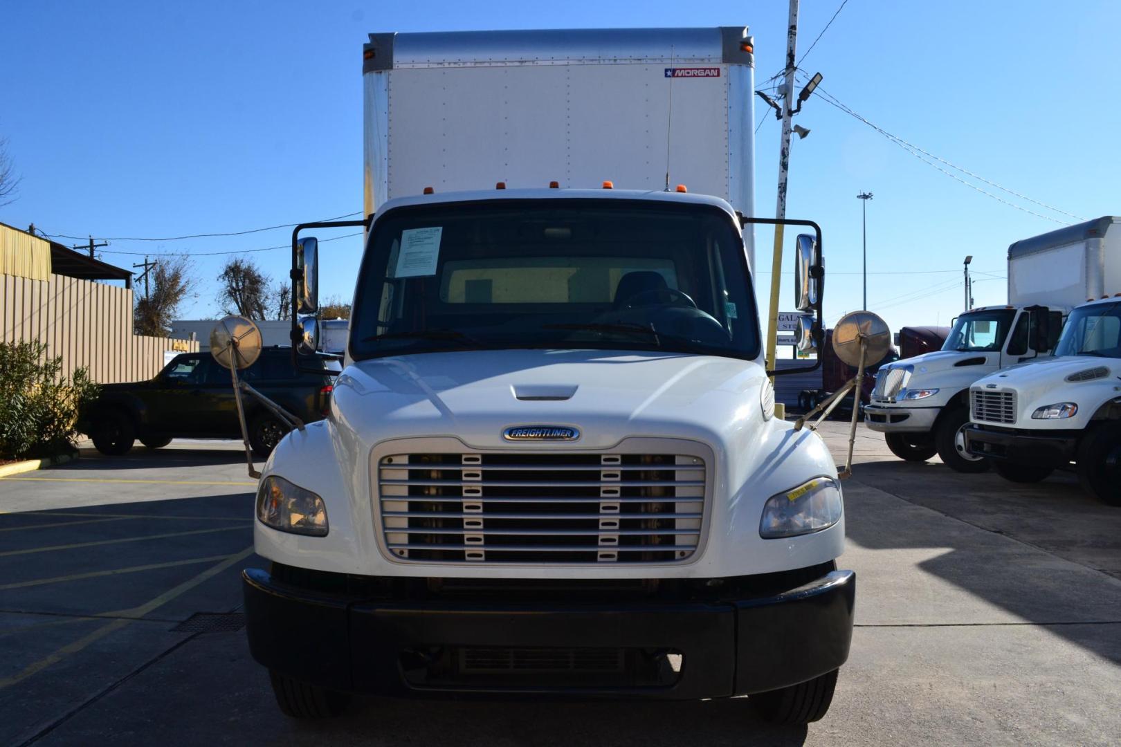 2018 WHITE /BLACK FREIGHTLINER M2-106 (3ALACWFC6JD) with an CUMMINS B6.7L 240HP engine, ALLISON 2500RDS AUTOMATIC transmission, located at 9172 North Fwy, Houston, TX, 77037, (713) 910-6868, 29.887470, -95.411903 - 26,000 LB GVWR NON CDL, 26FT BOX X HEIGHT 103" X WIDTH 102", AIR RIDE SUSPENSION, MAXON 3,000 LB CAPACITY ALUMINUM LIFT GATE, DUAL 50 GALLON FUEL TANKS, POWER WINDOWS & LOCKS, HEATED MIRRORS - Photo#1