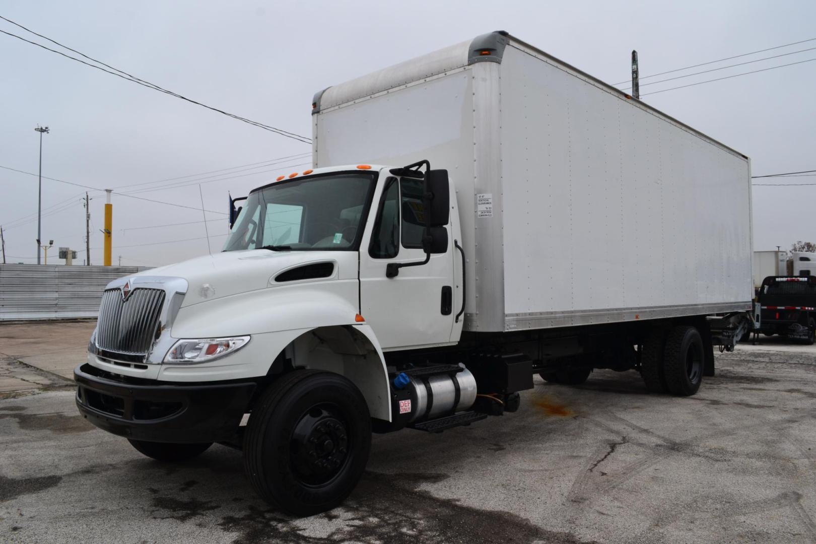 2016 WHITE /GRAY INTERNATIONAL 4300 (1HTMMMML5GH) with an CUMMINS B6.7L 240HP engine, ALLISON 2100HS AUTOMATIC transmission, located at 9172 North Fwy, Houston, TX, 77037, (713) 910-6868, 29.887470, -95.411903 - Photo#0